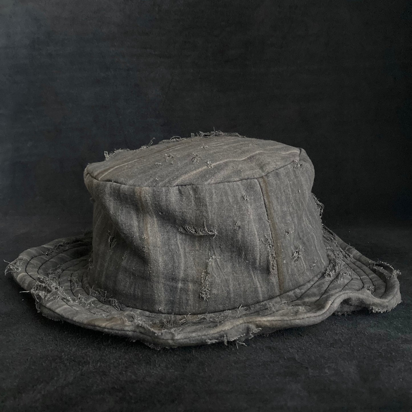 Sumi zome damage bucket hat