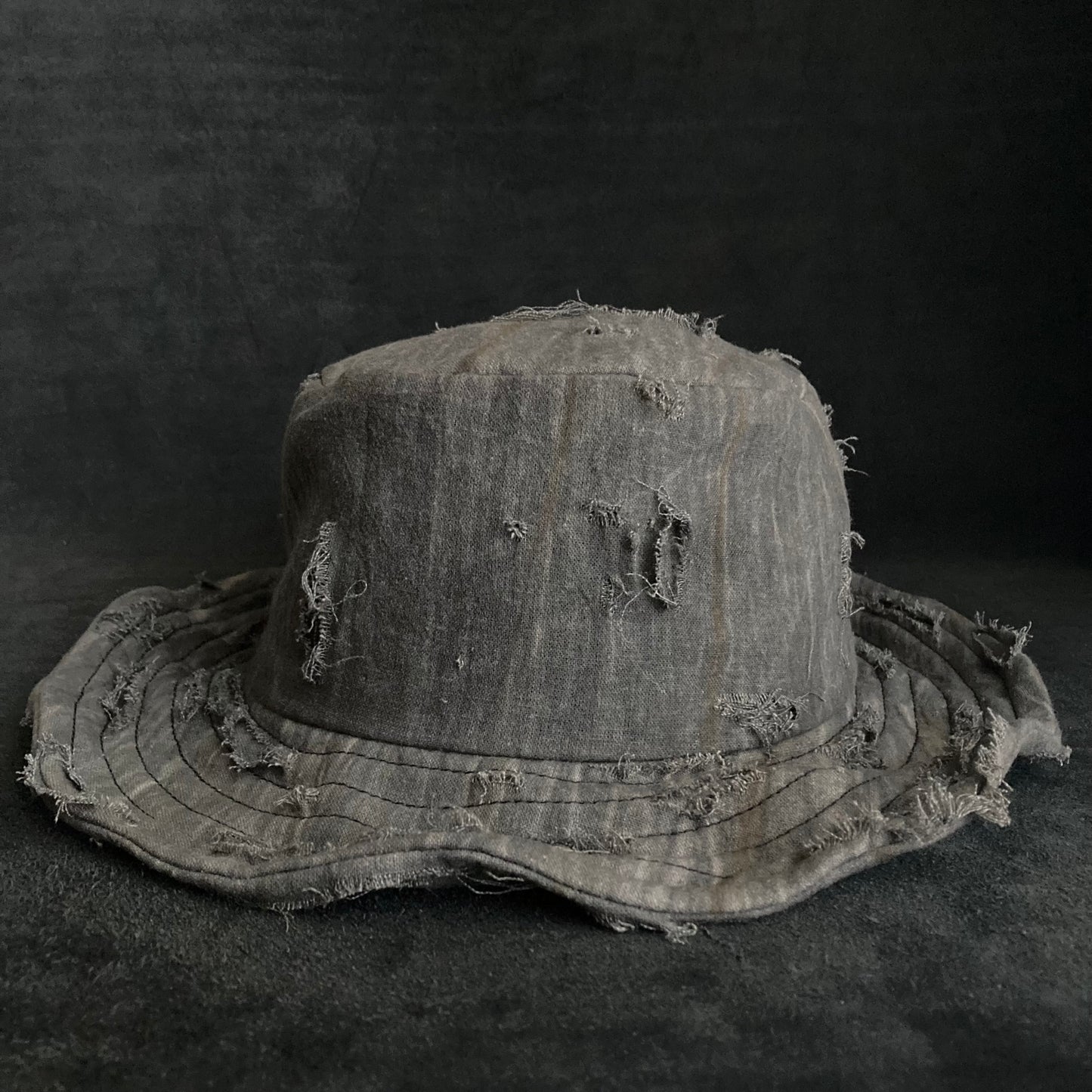 Sumi zome damage bucket hat