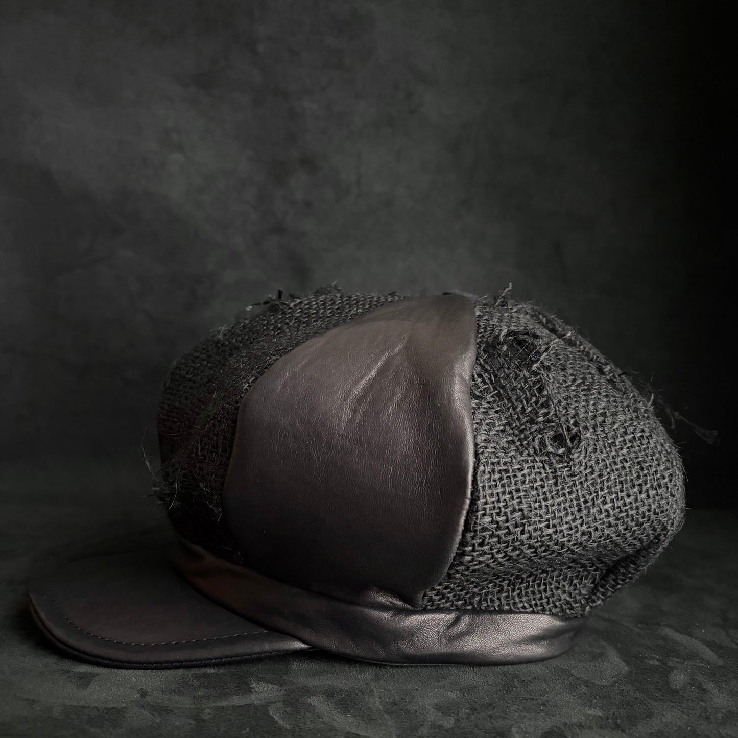 Black jute scrabble damage casquette (brim with core)