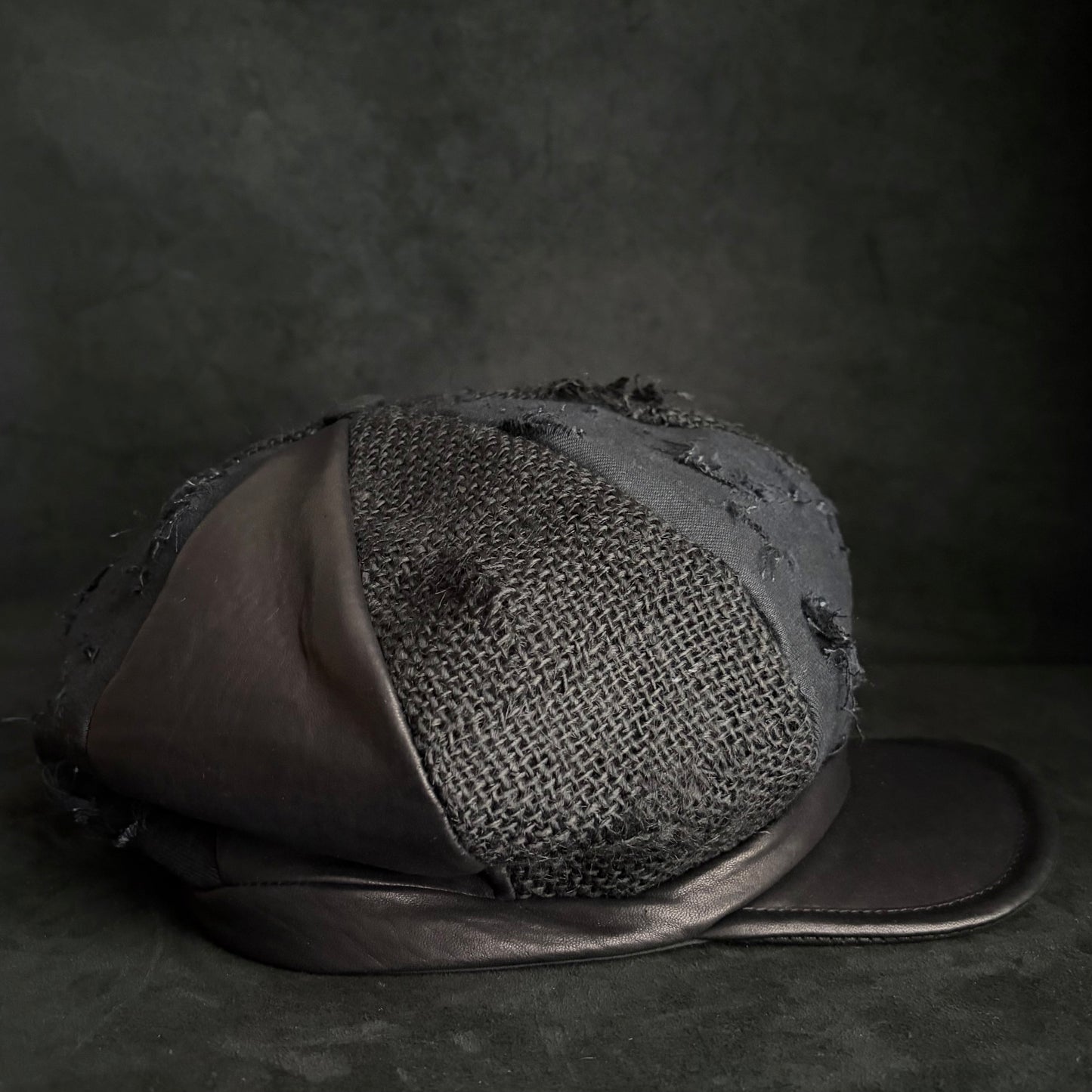 Black jute scrabble damage casquette (brim with core)