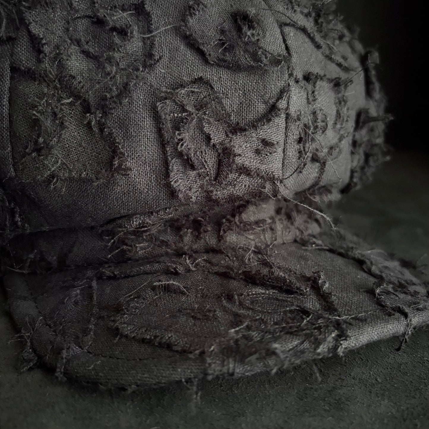 Black linen loop patch work casquette