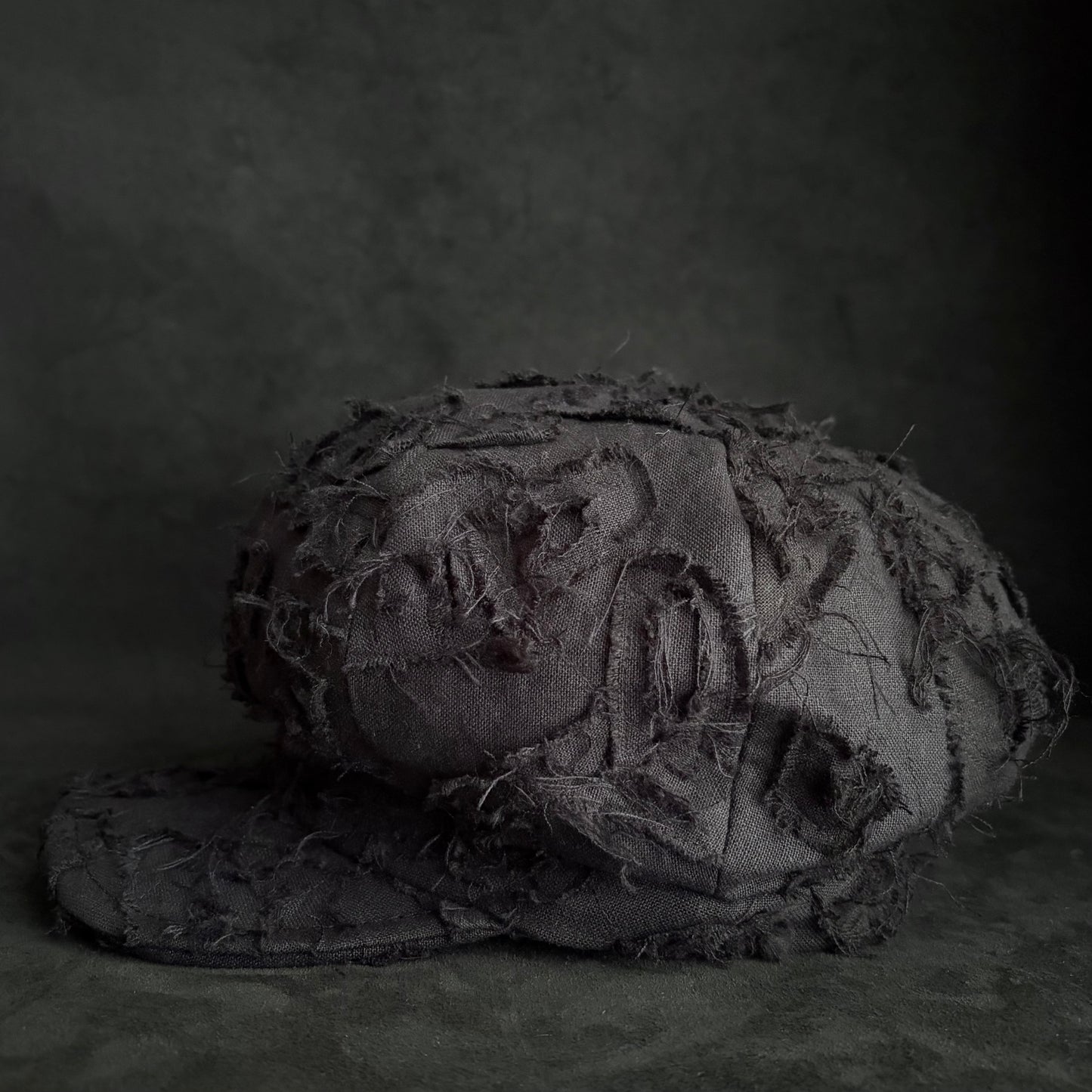 Black linen loop patch work casquette