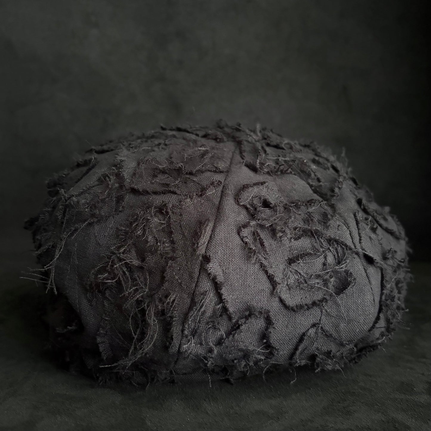 Black linen loop patch work casquette
