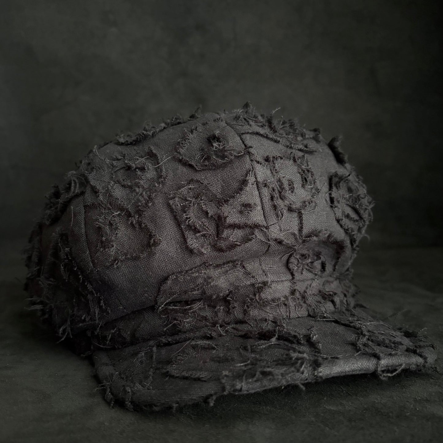 Black linen loop patch work casquette