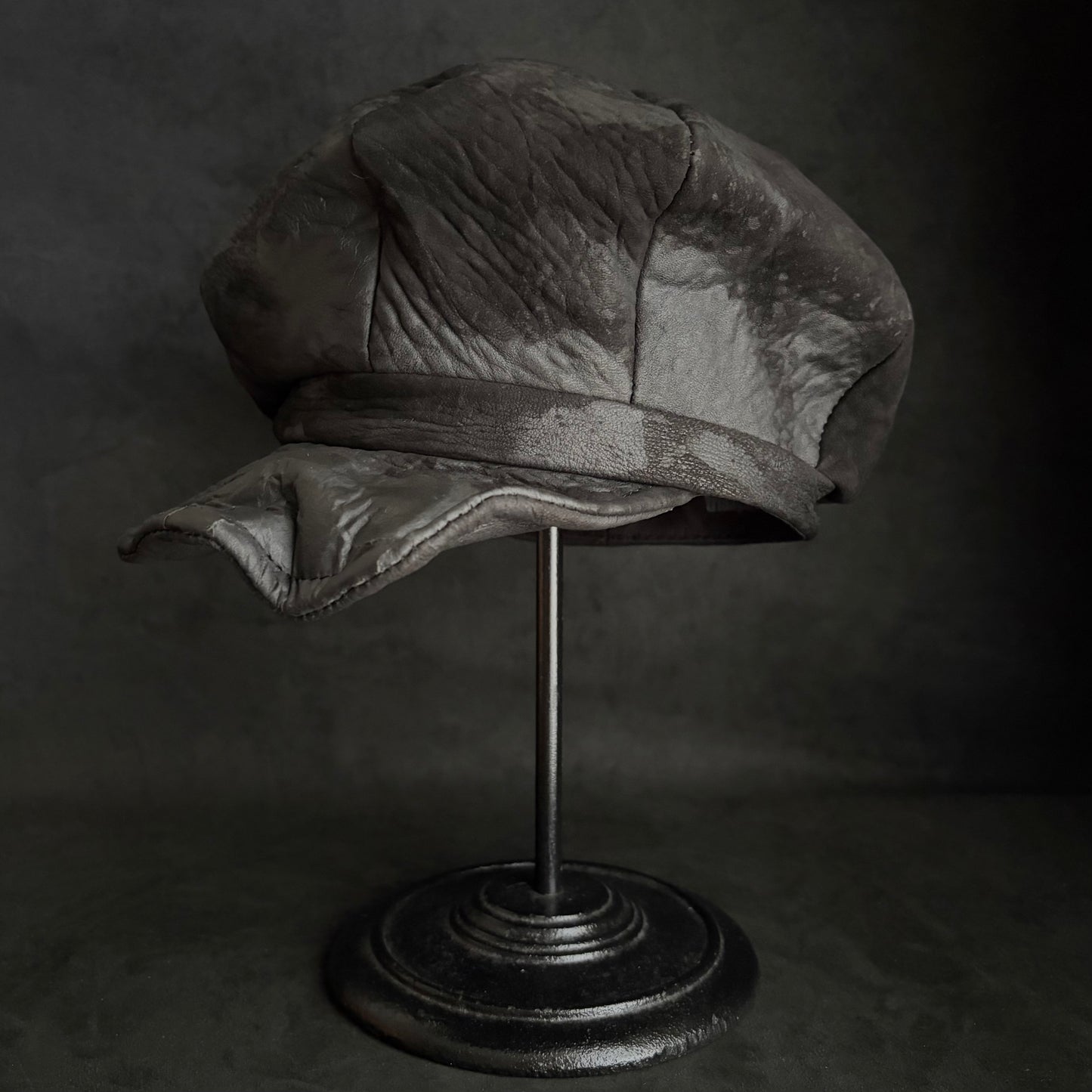 Black bleached solid casquette