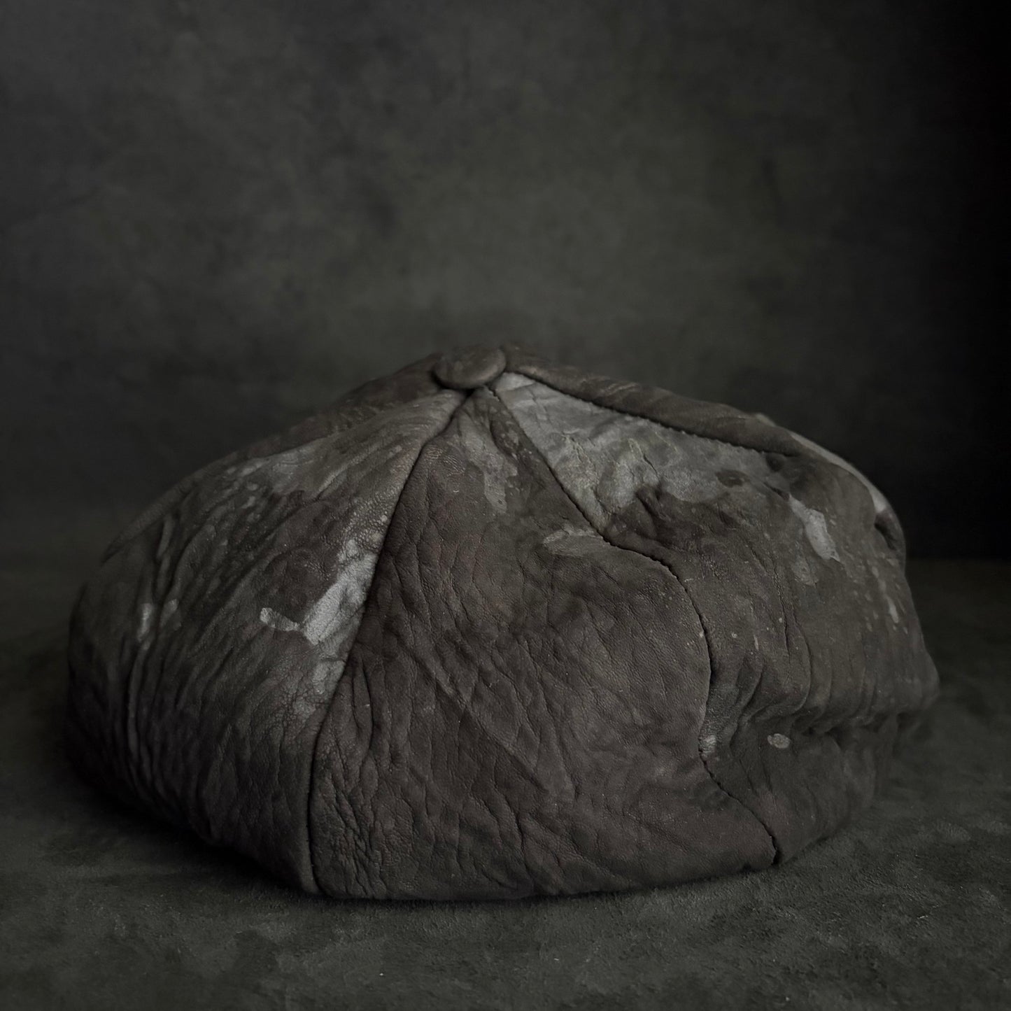 Black bleached solid casquette