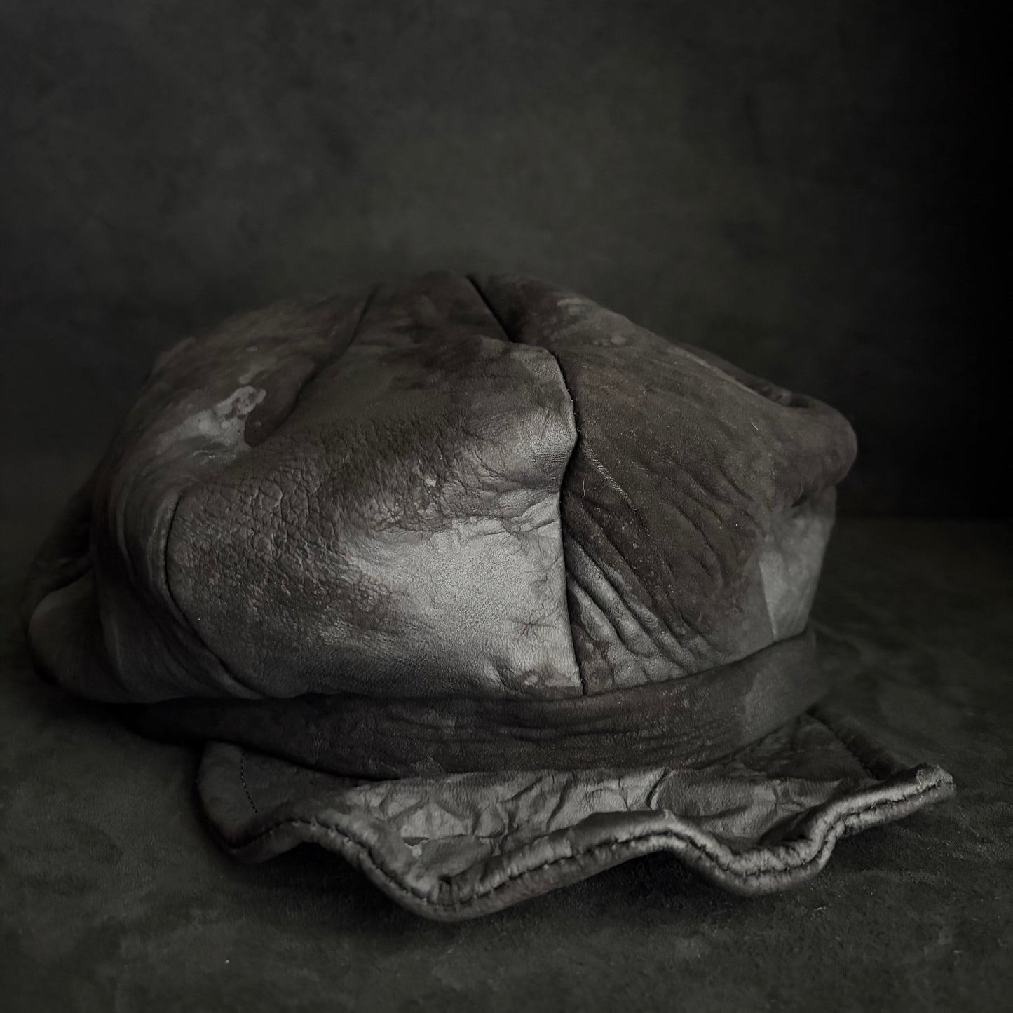 Black bleached solid casquette