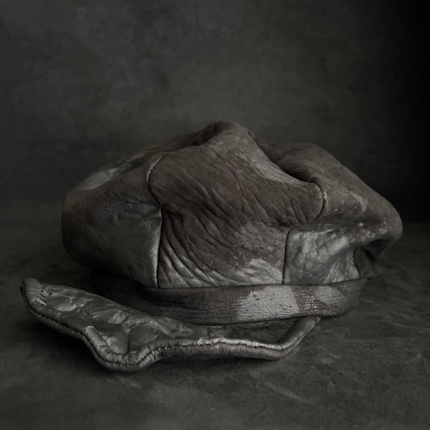 Black bleached solid casquette