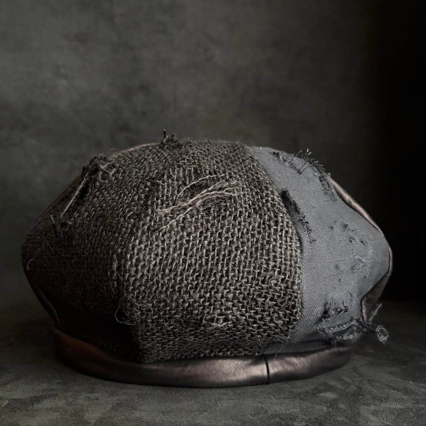 Black jute scrabble damage casquette (brim with core)