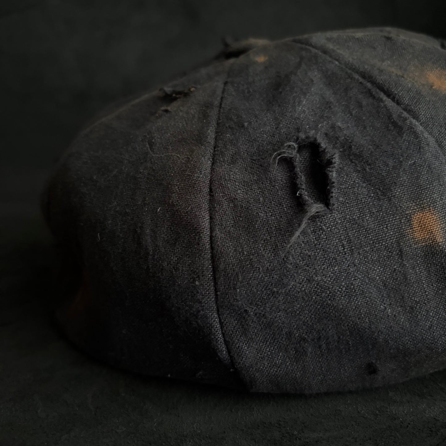Black linen burned casquette