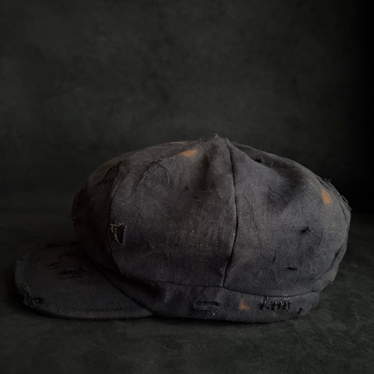 Black linen burned casquette