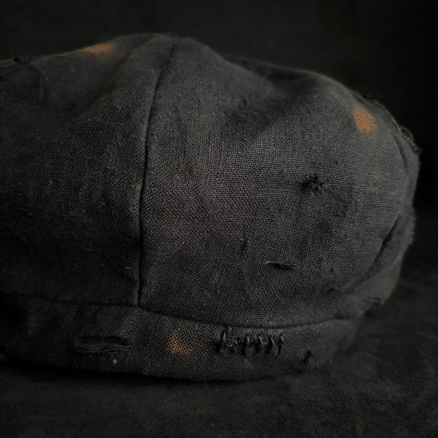 Black linen burned casquette