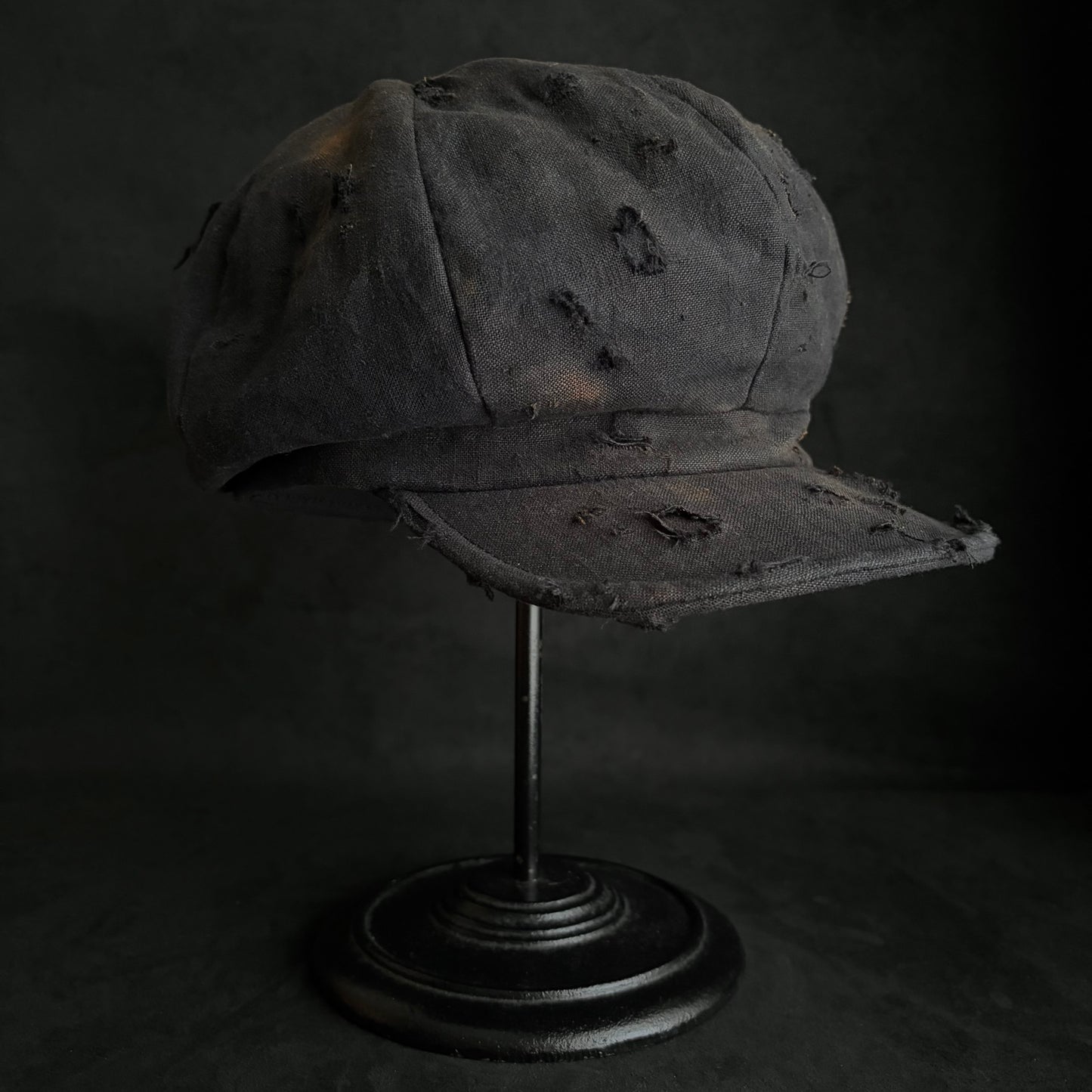 Black linen burned casquette
