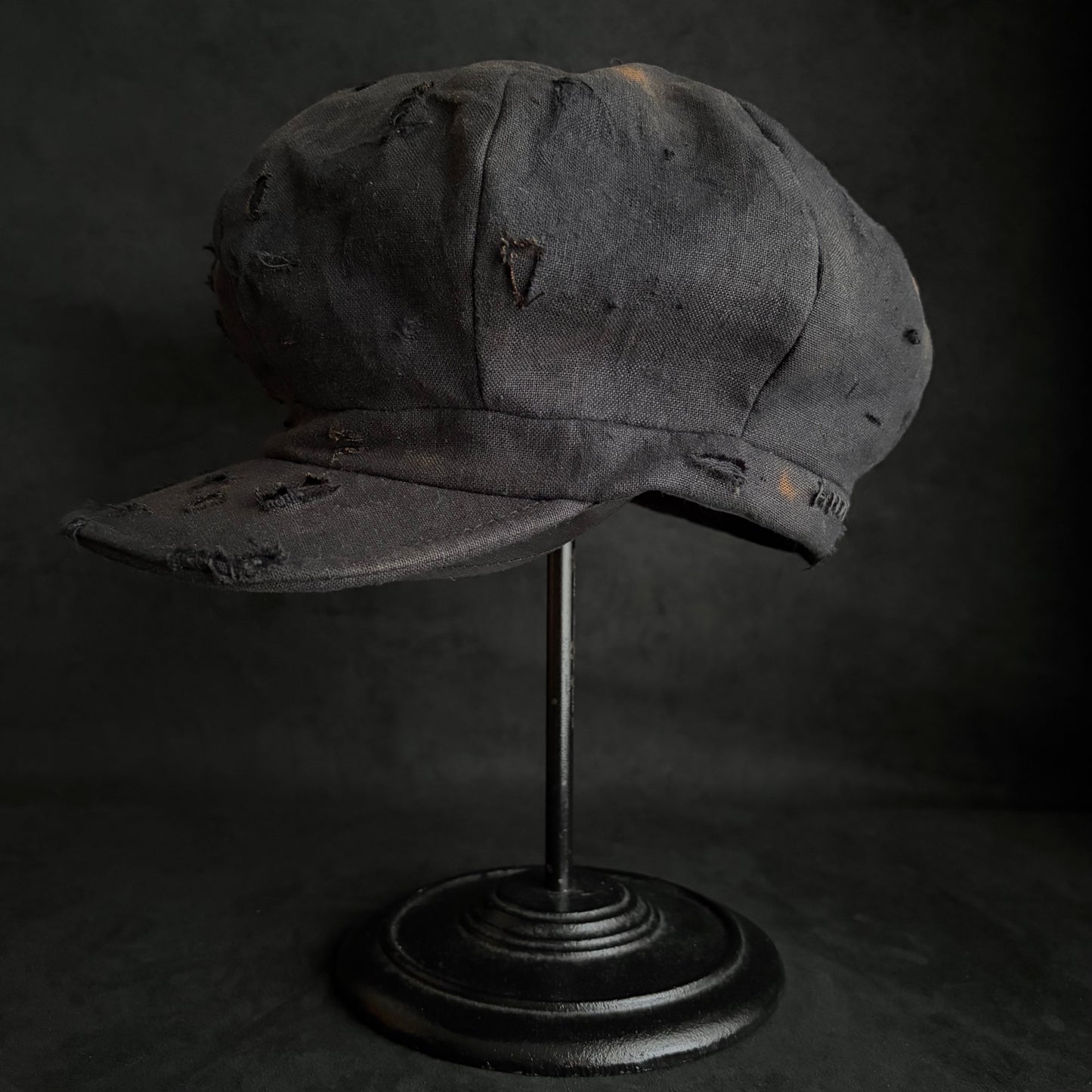 Black linen burned casquette
