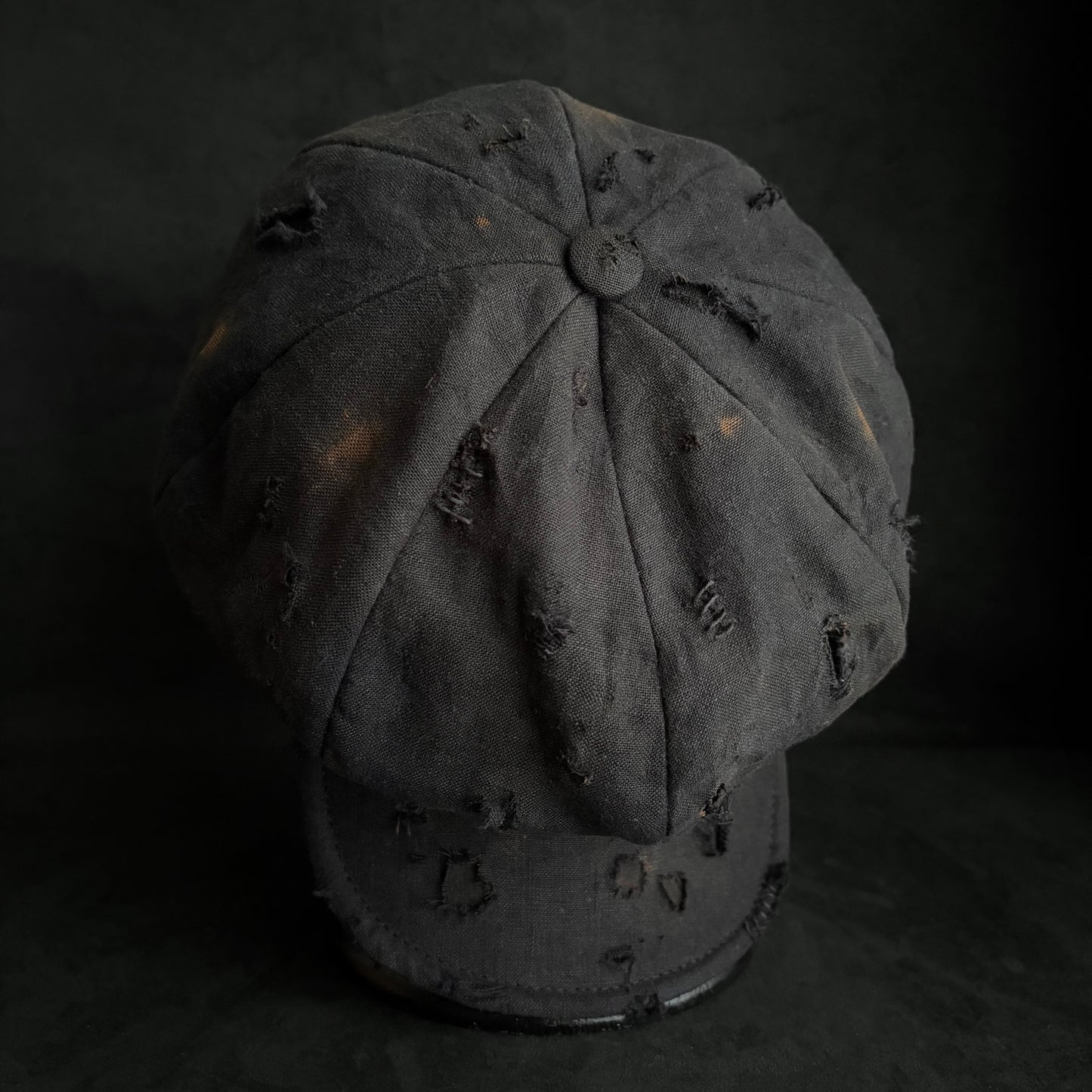Black linen burned casquette