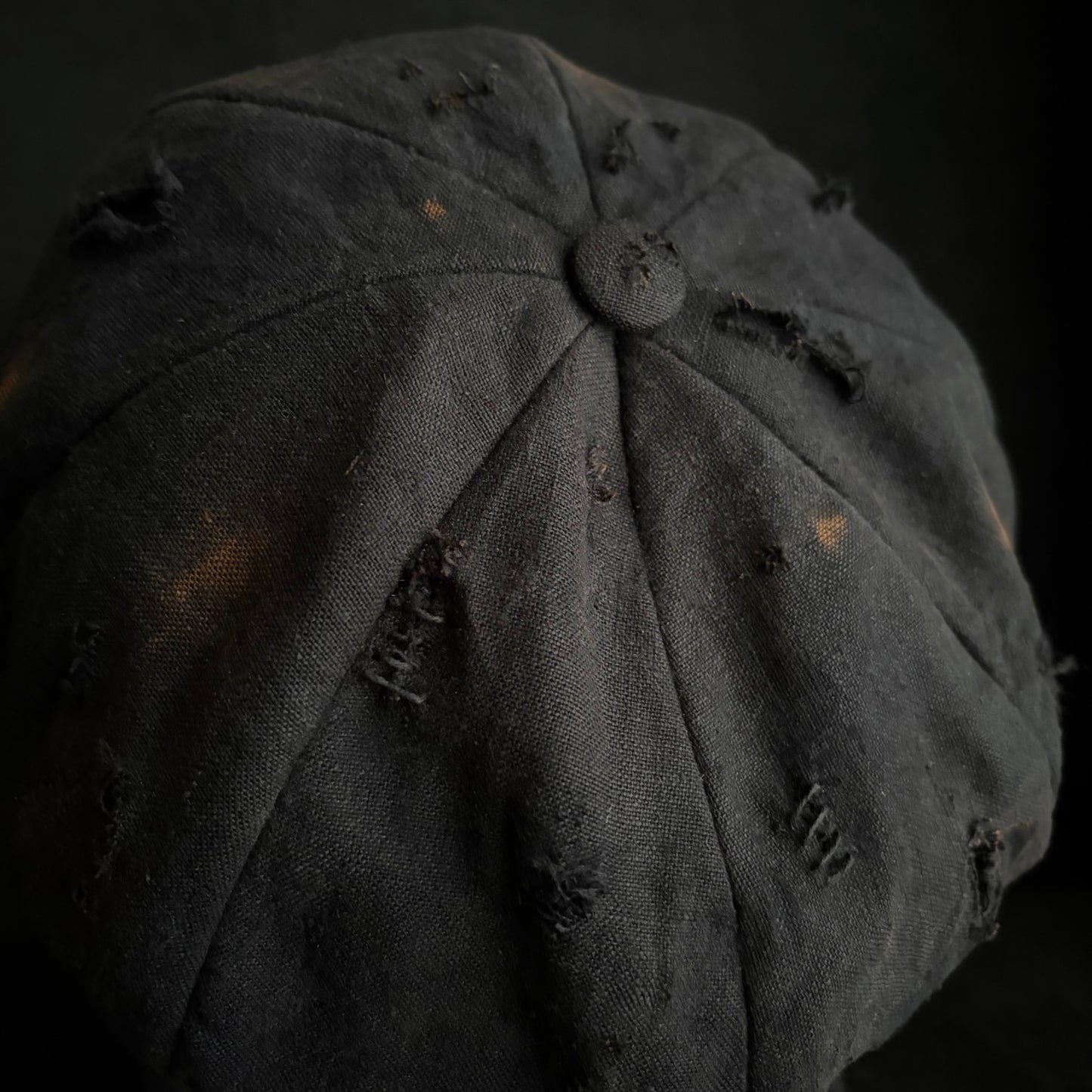 Black linen burned casquette