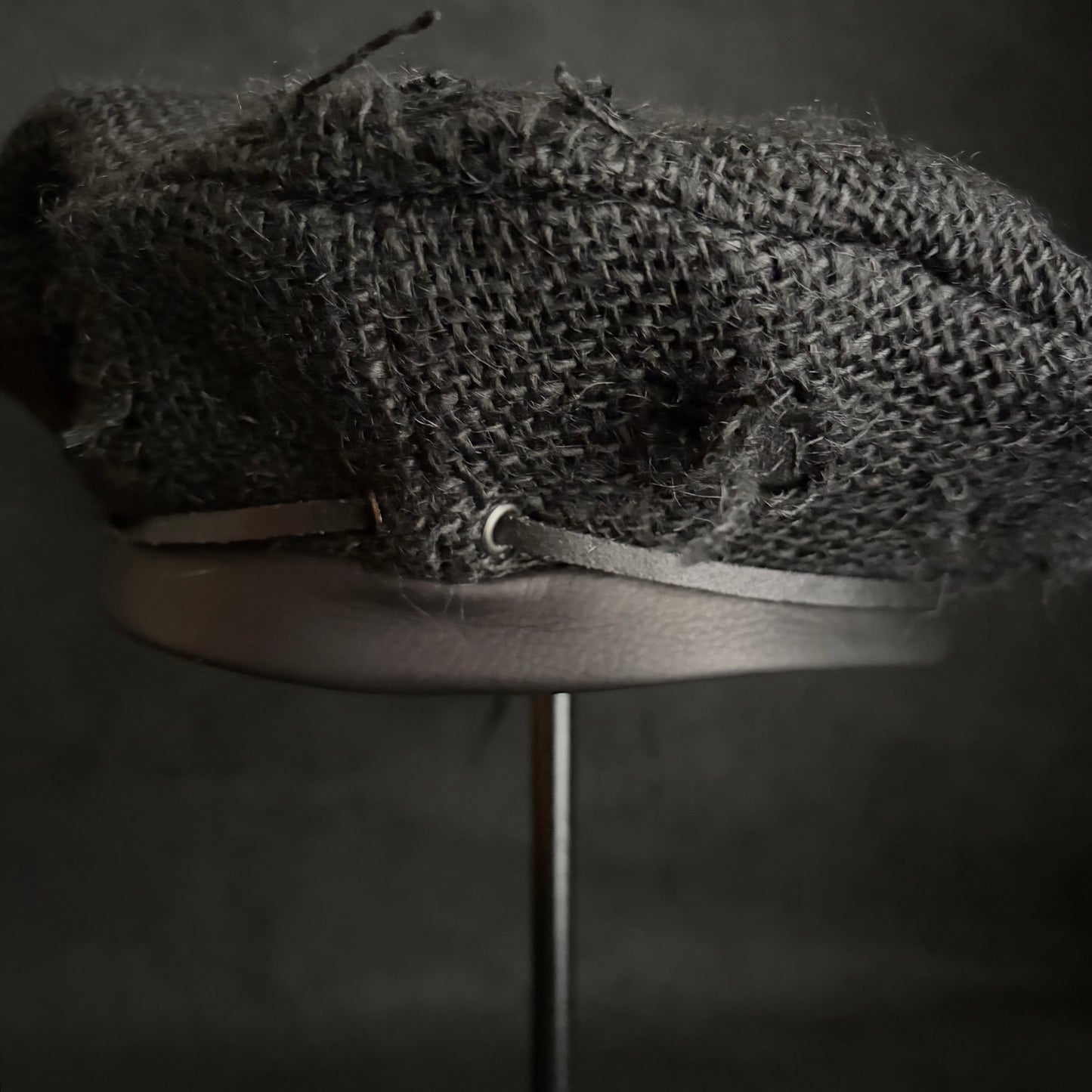 Black Jute linen leather strap beret