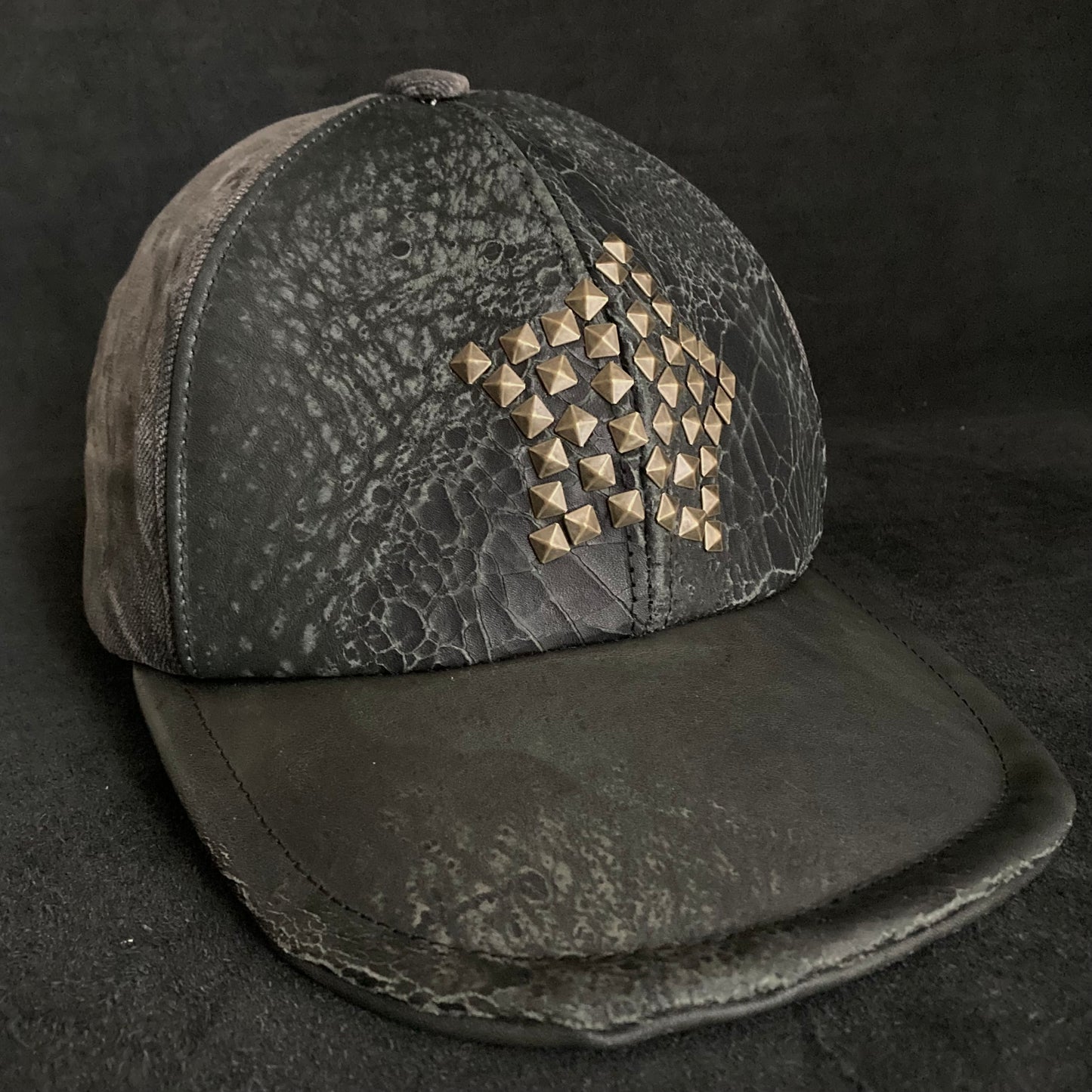 Reserved item (Cracked leather star 6panel cap )