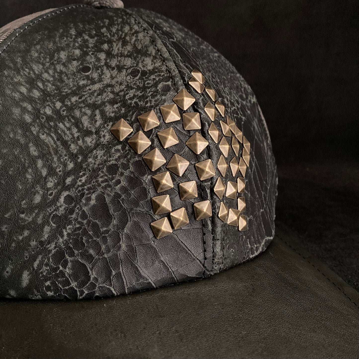 Reserved item (Cracked leather star 6panel cap )