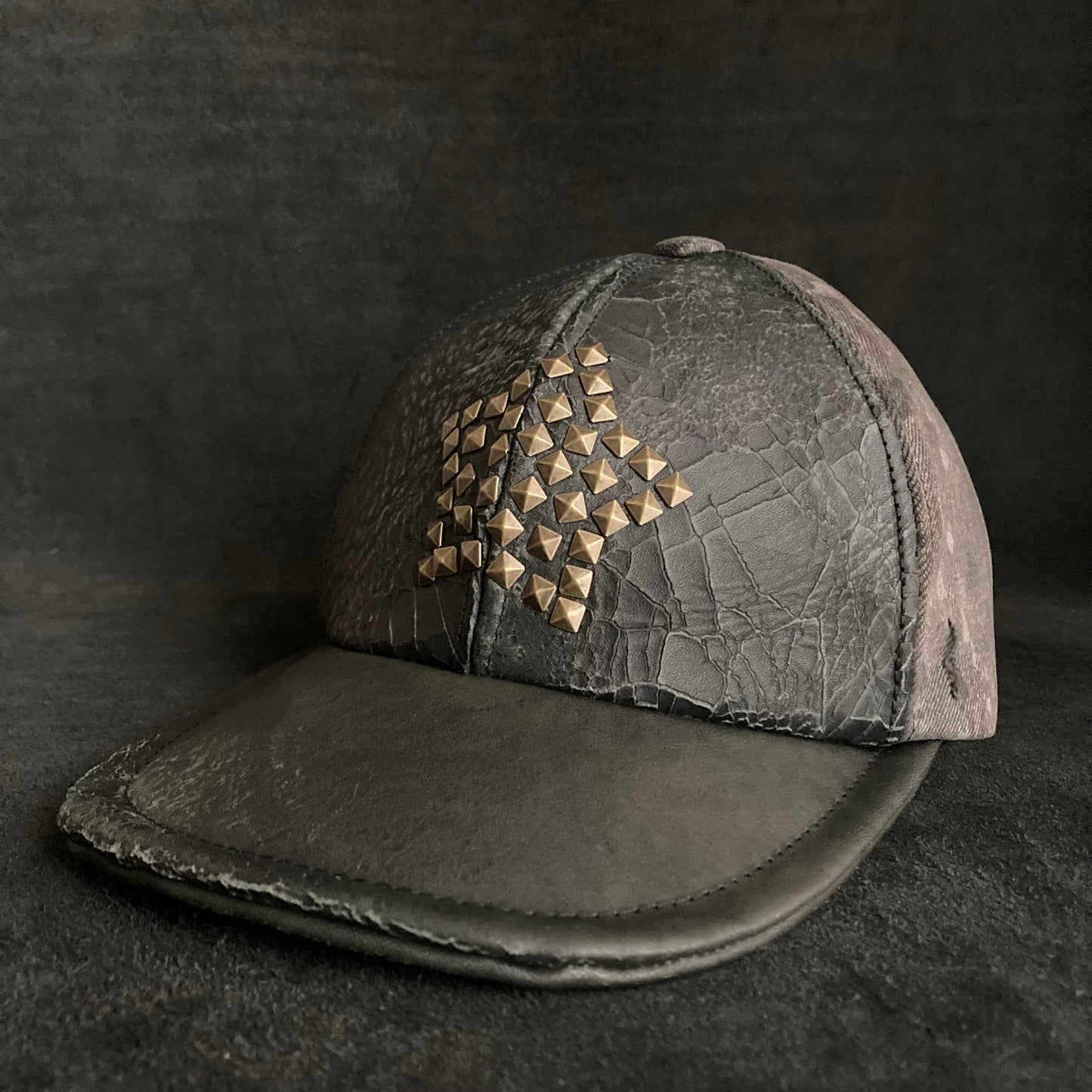 Reserved item (Cracked leather star 6panel cap )
