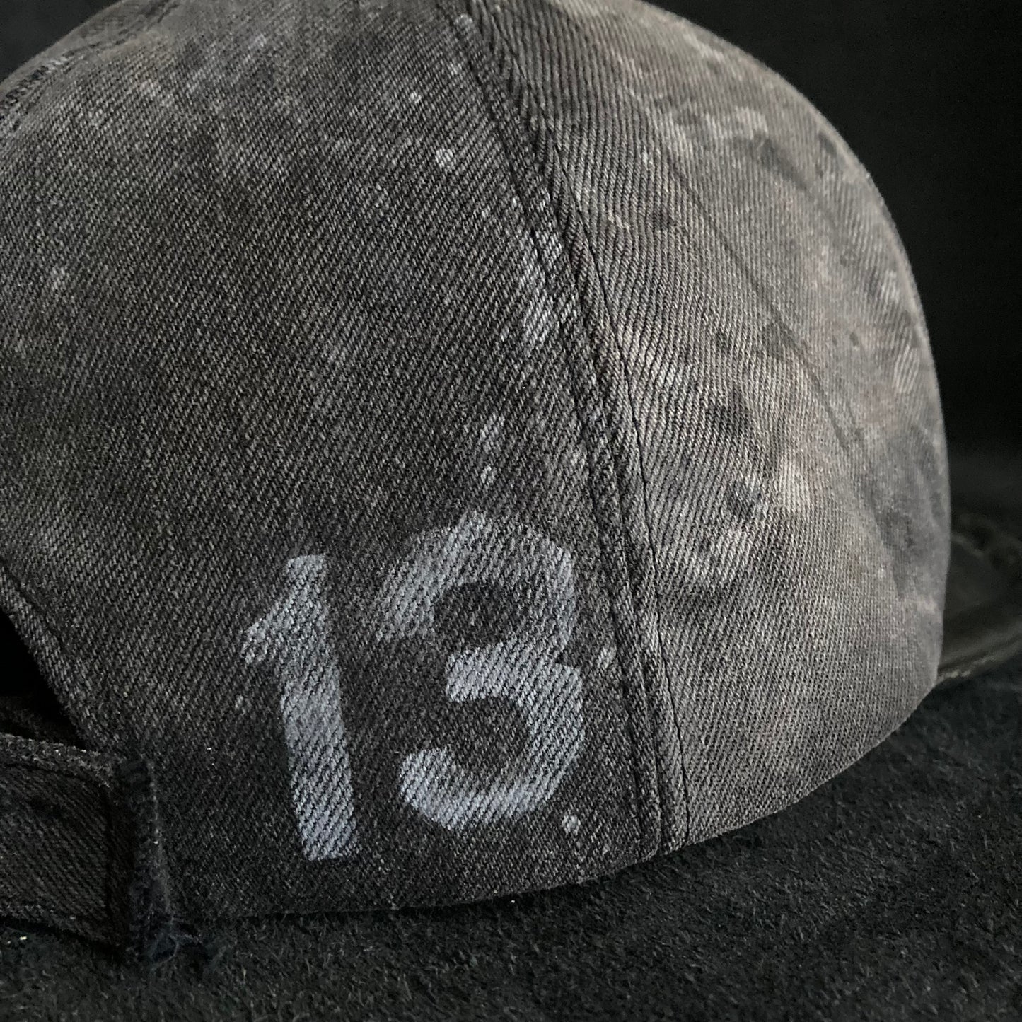 Reserved item (Cracked leather star 6panel cap )