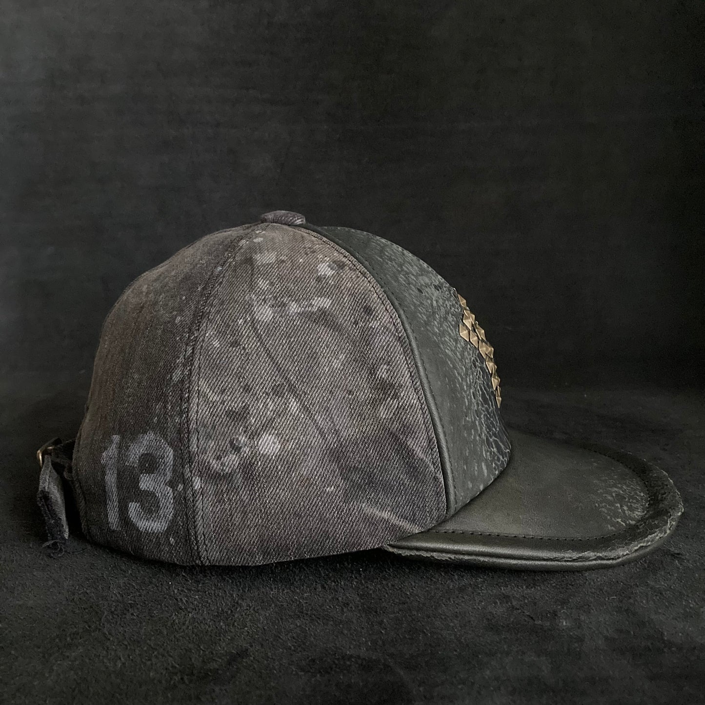 Reserved item (Cracked leather star 6panel cap )