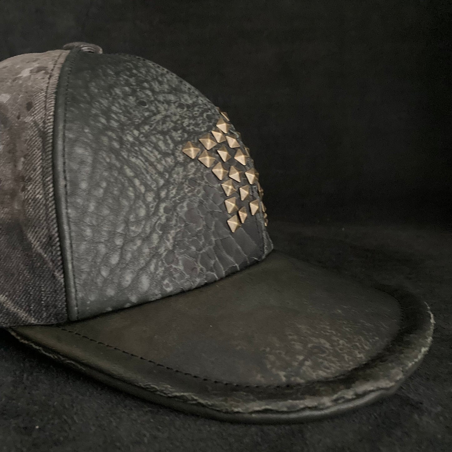 Reserved item (Cracked leather star 6panel cap )