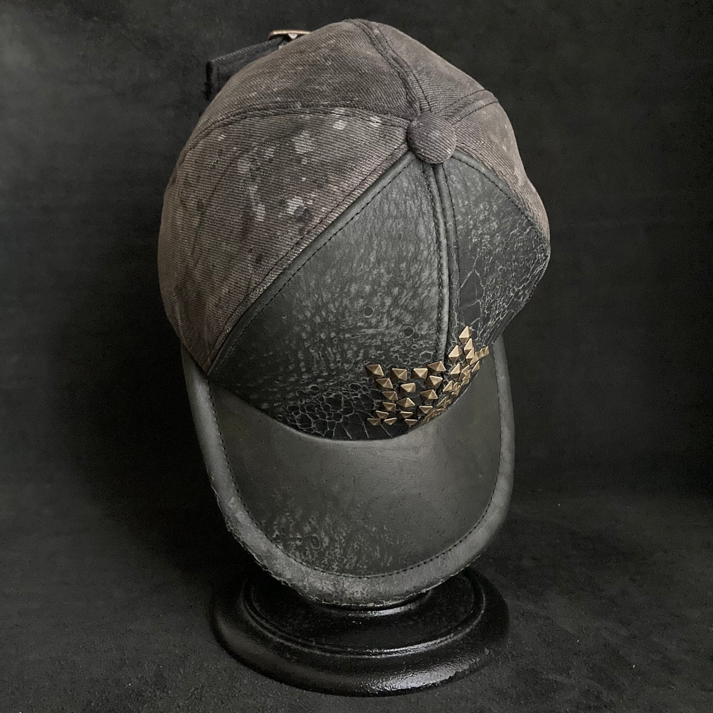 Reserved item (Cracked leather star 6panel cap )