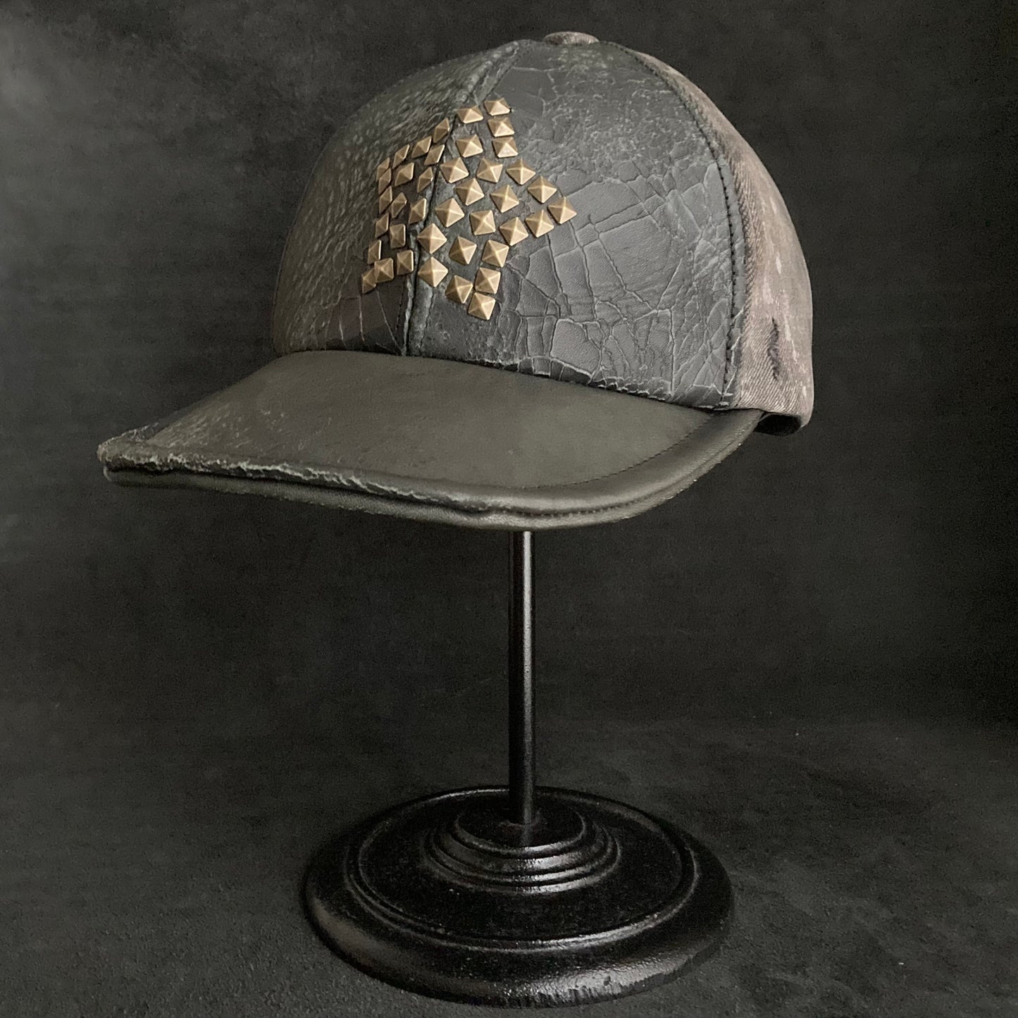 Reserved item (Cracked leather star 6panel cap )