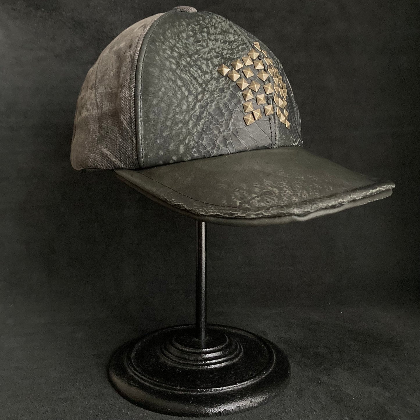 Reserved item (Cracked leather star 6panel cap )
