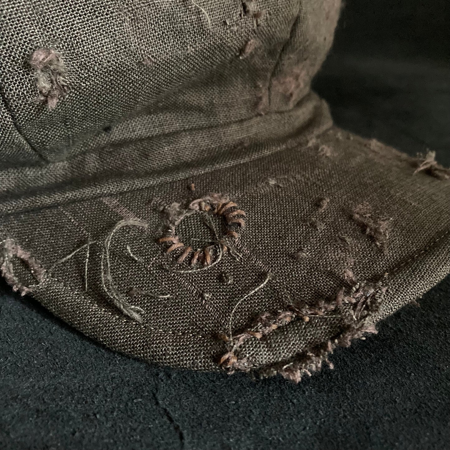 Brown khaki linen damage  casquette(brim core)