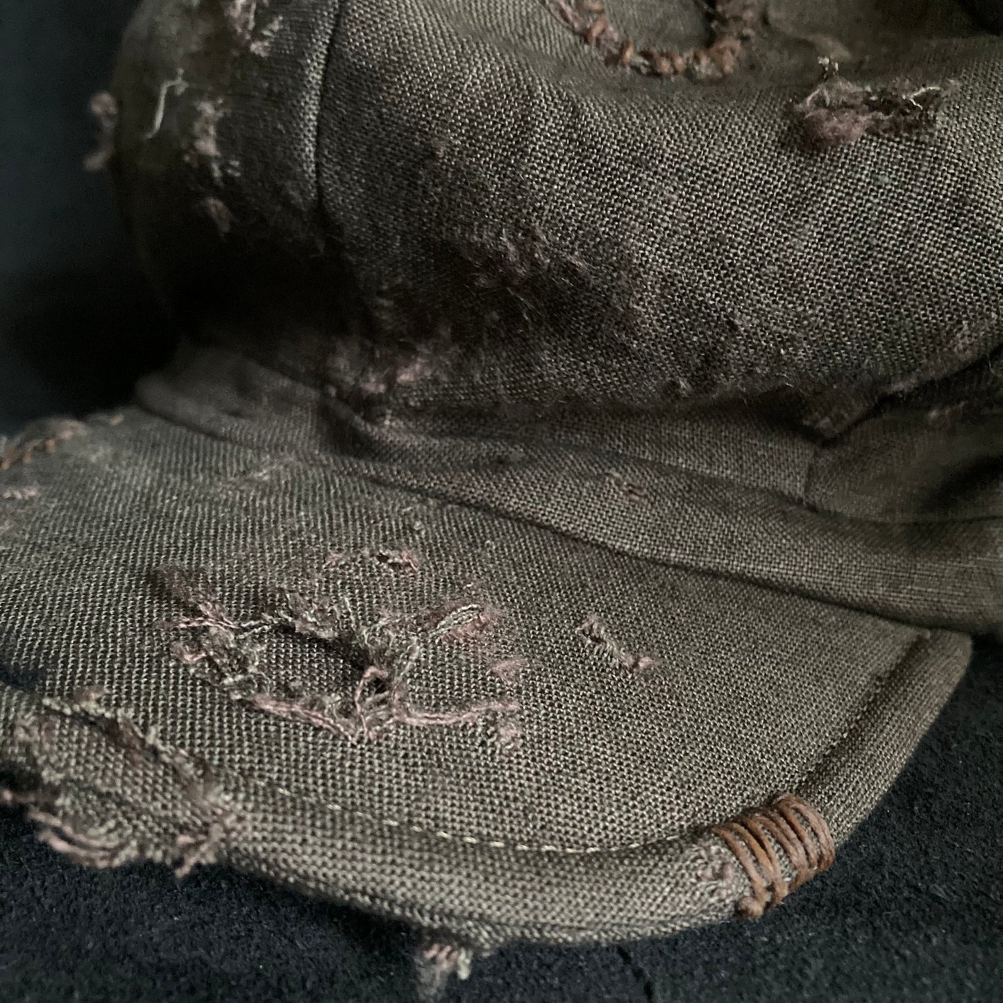 Brown khaki linen damage  casquette(brim core)