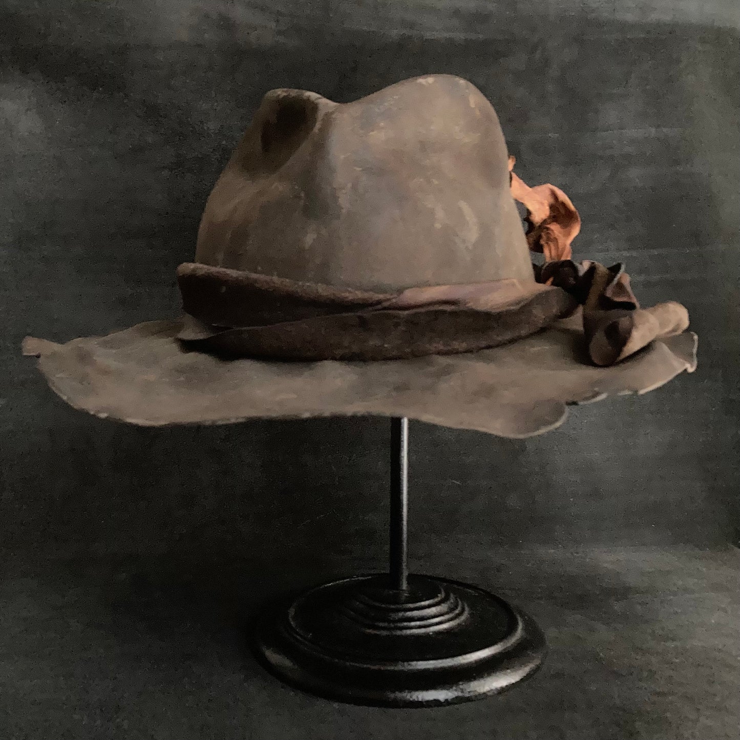 Dead leaves burnt fedora