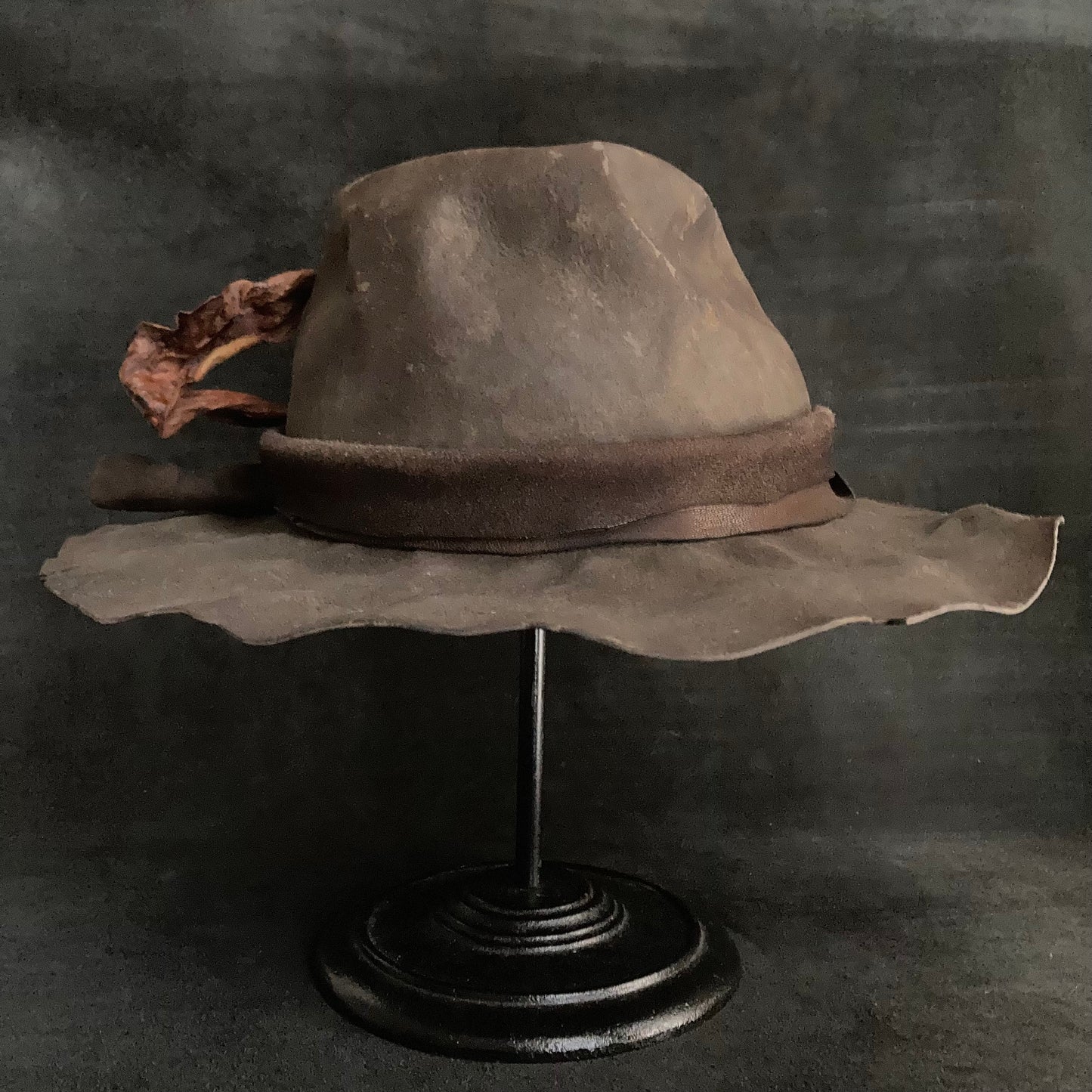 Dead leaves burnt fedora