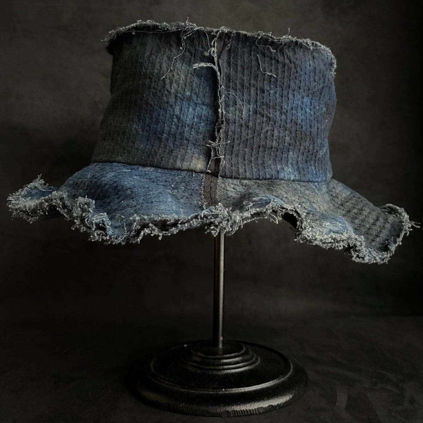 Unevenness dark indigo sashiko bucket hat