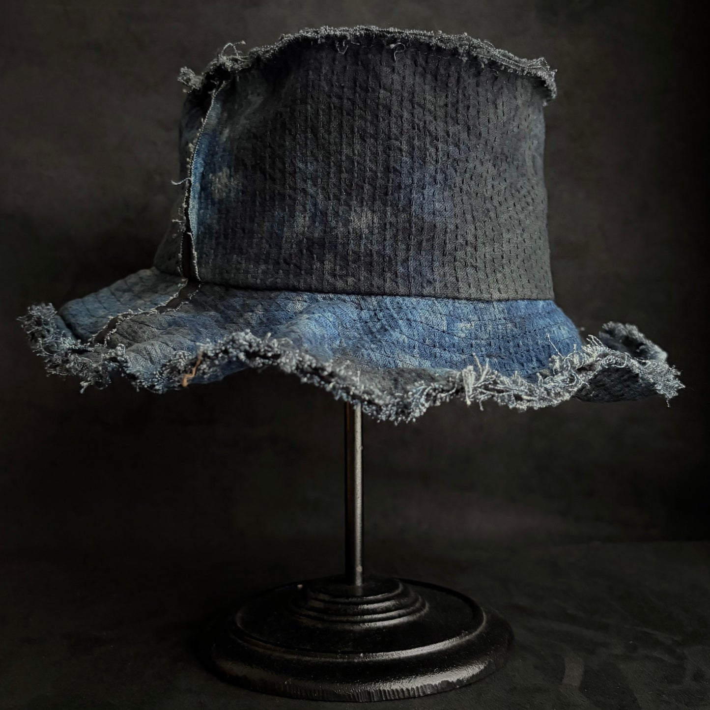 Unevenness dark indigo sashiko bucket hat