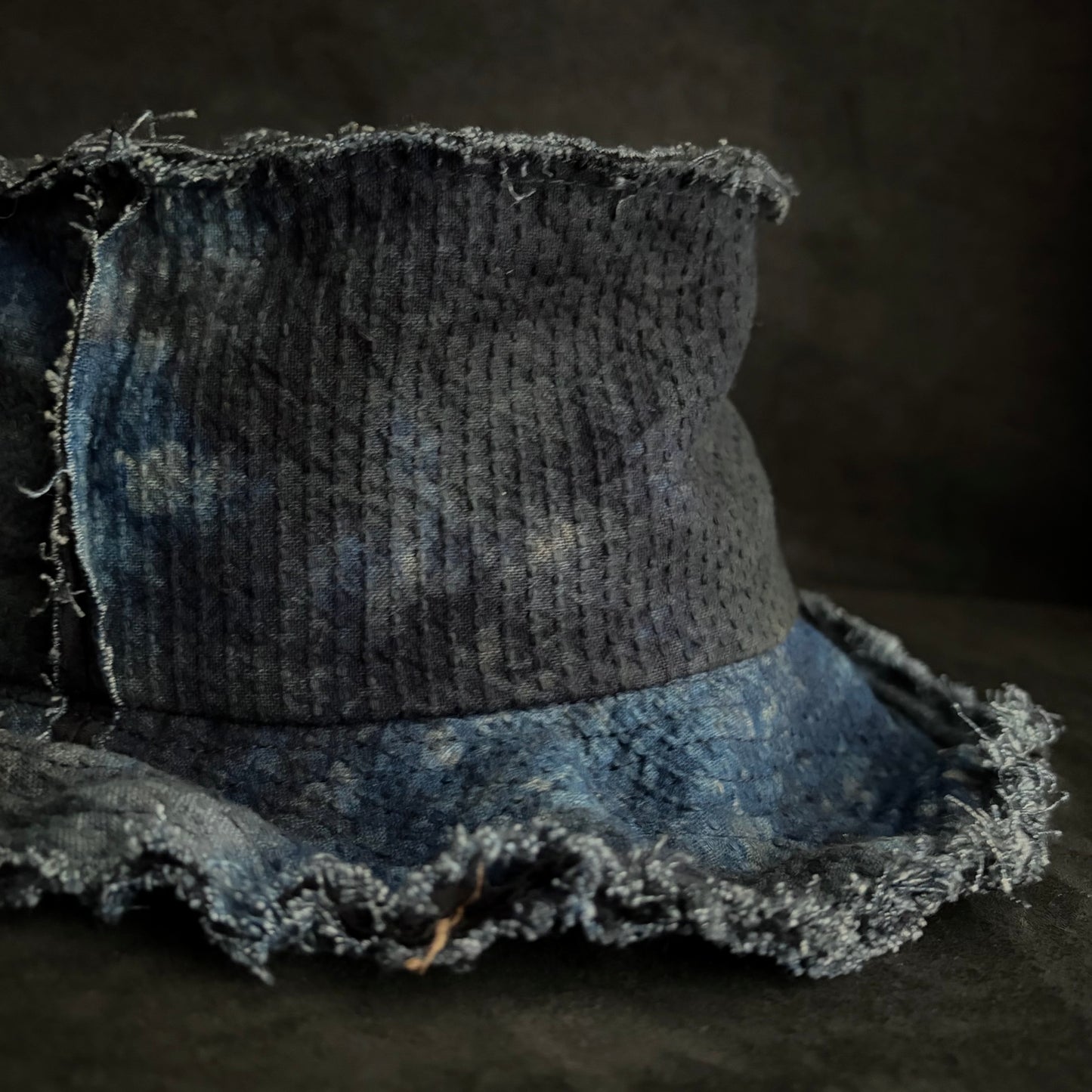 Unevenness dark indigo sashiko bucket hat