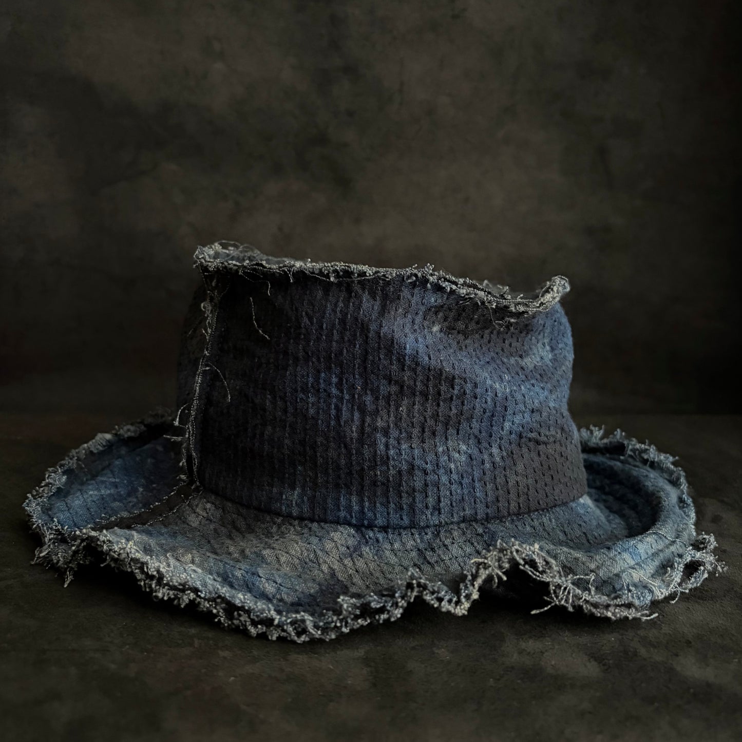 Unevenness dark indigo sashiko bucket hat
