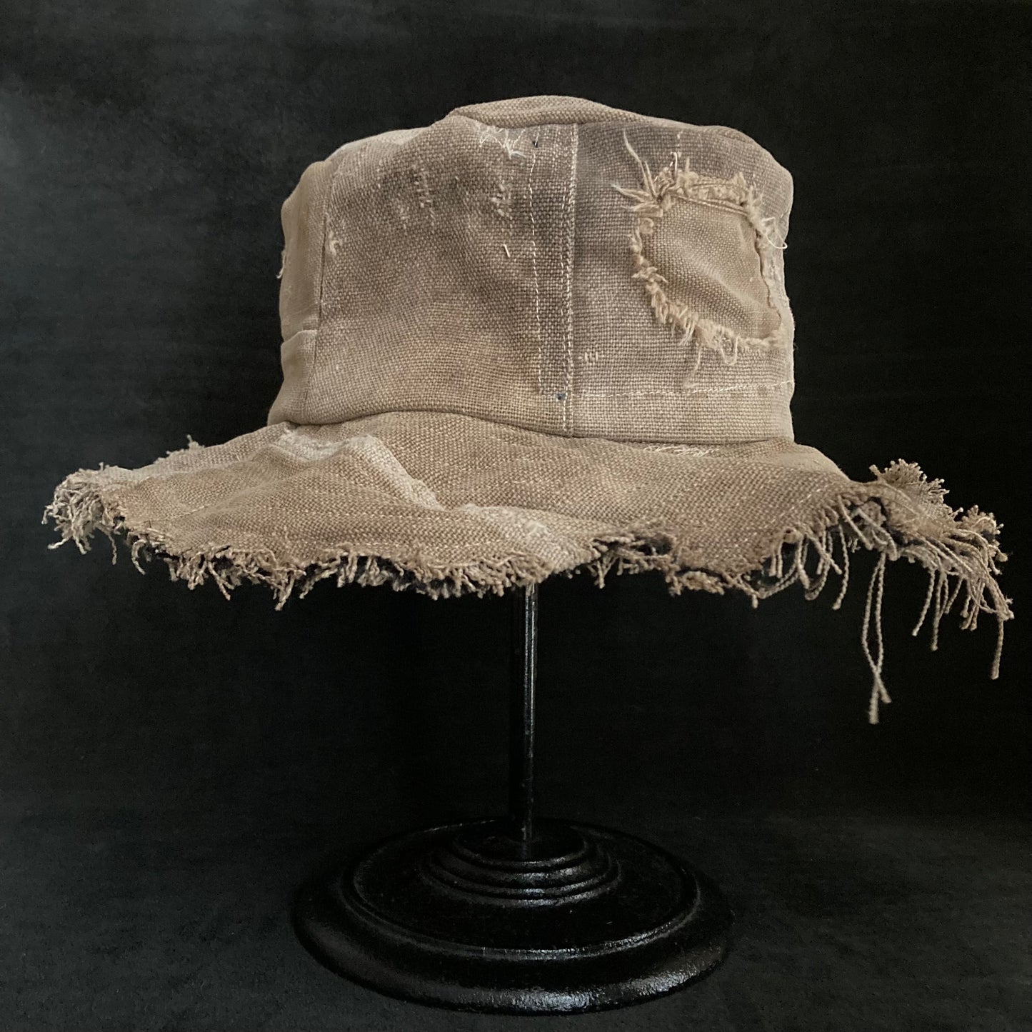 Old amber bucket hat