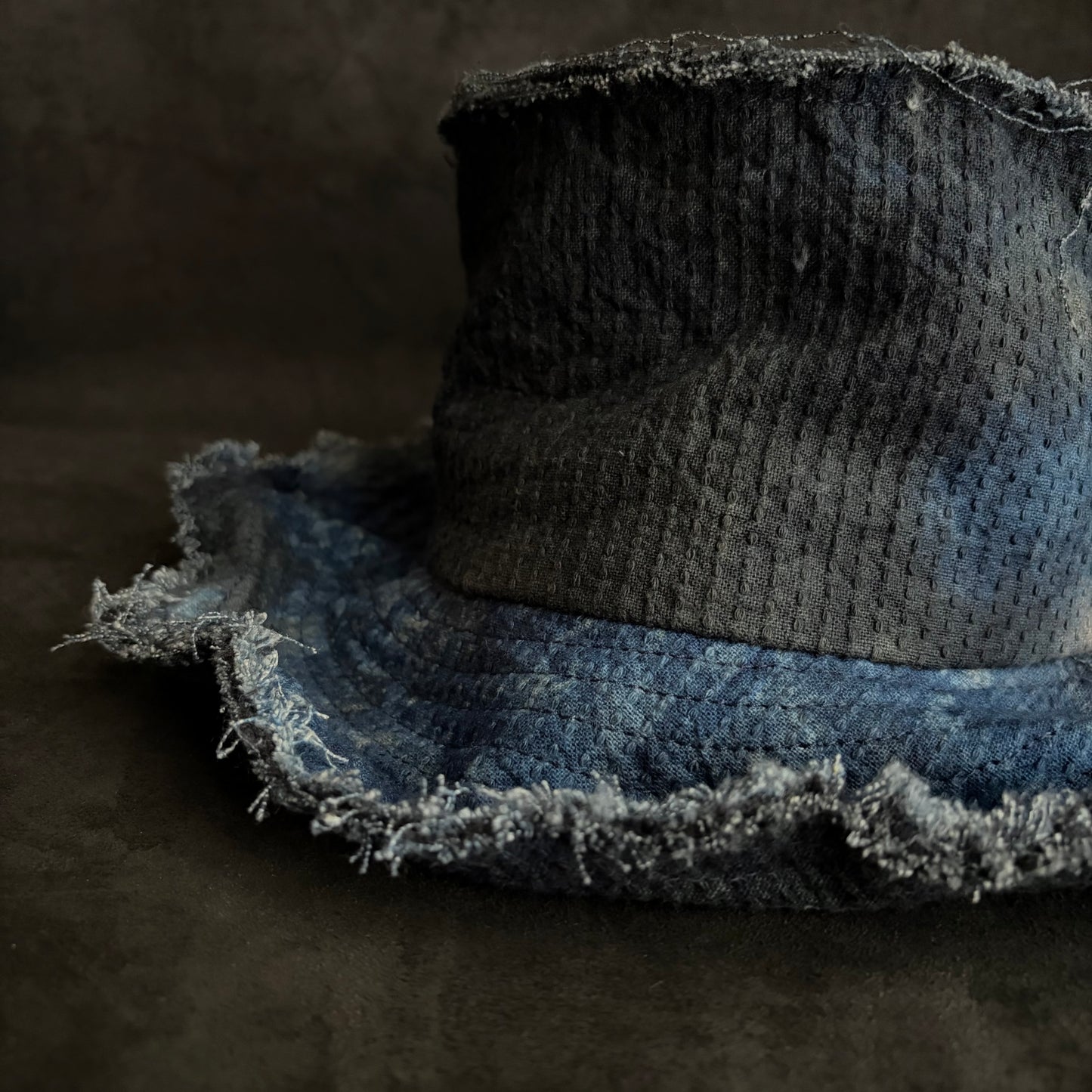 Unevenness dark indigo sashiko bucket hat