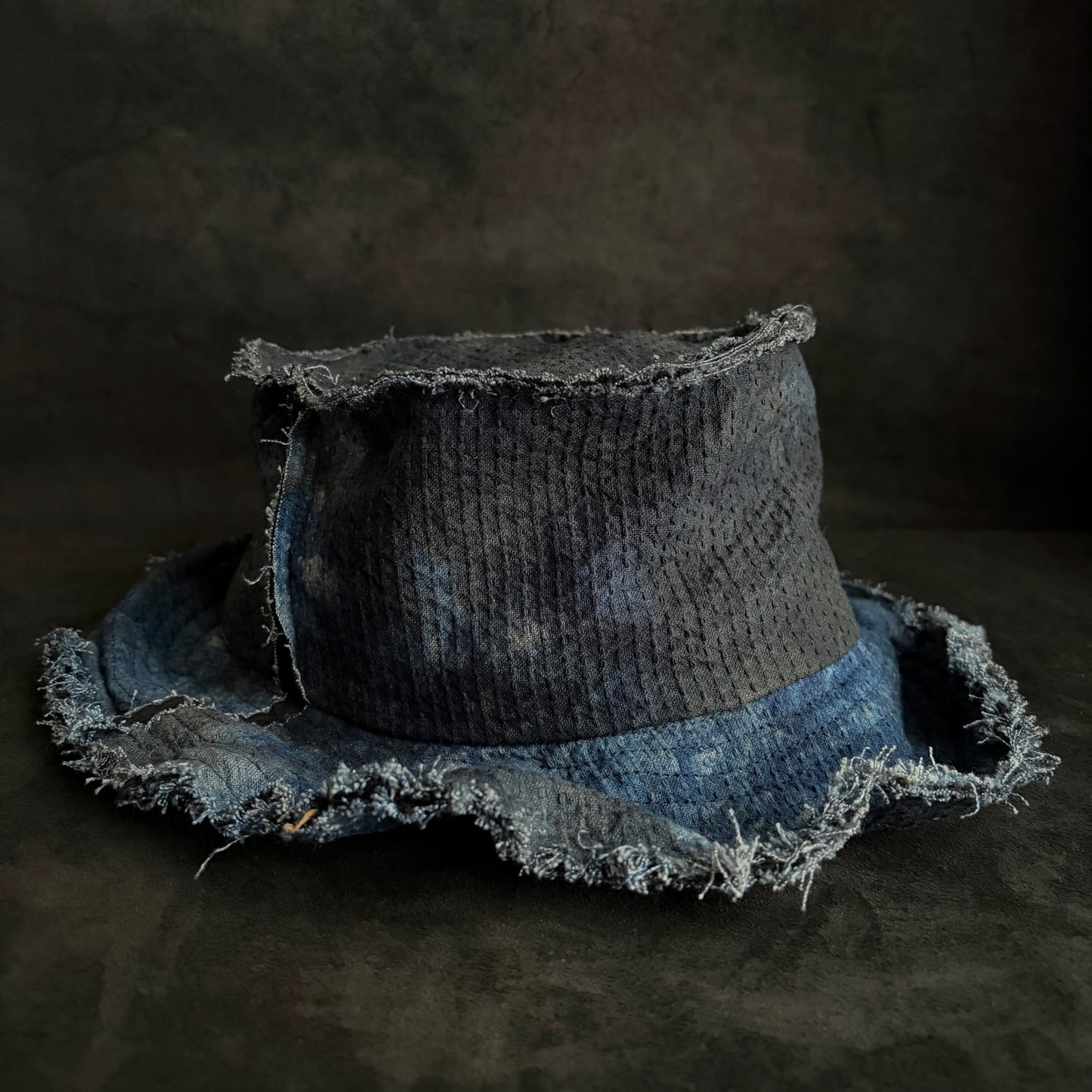 Unevenness dark indigo sashiko bucket hat