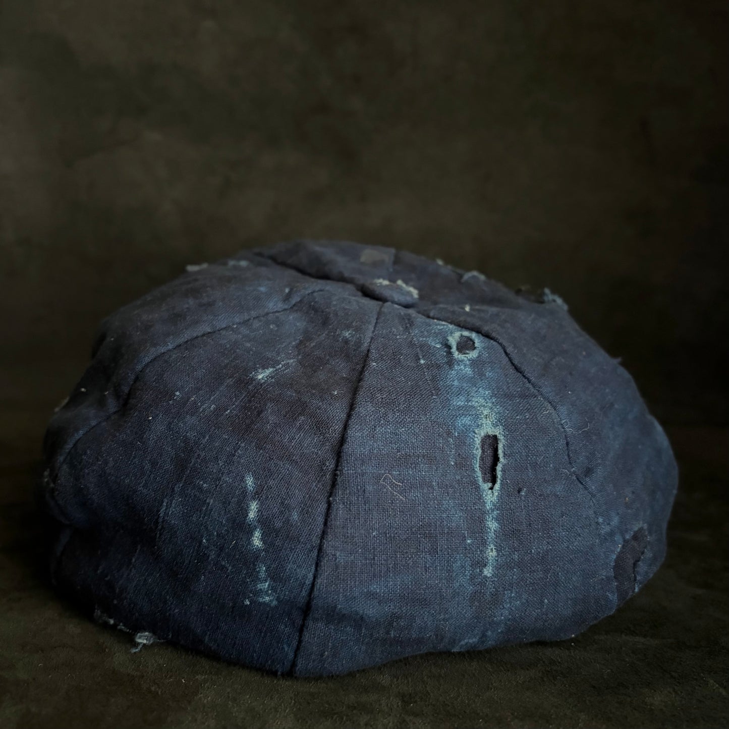 Indigo dyed hand stitch damage casquette