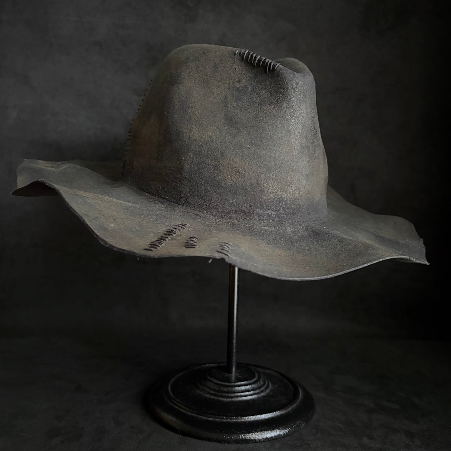 Hard burned wool stitch fedora hat