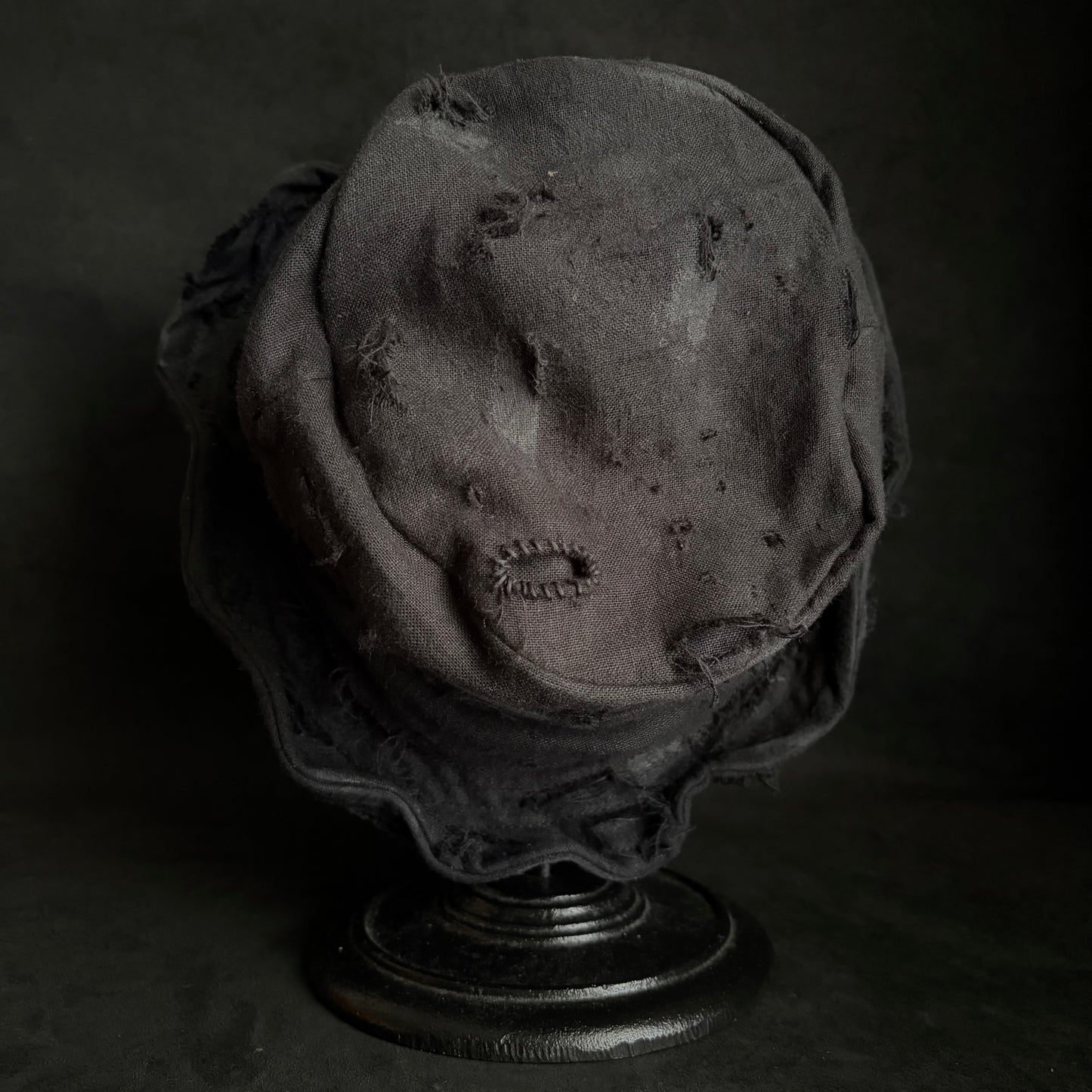 Black linen damage turn bucket hat