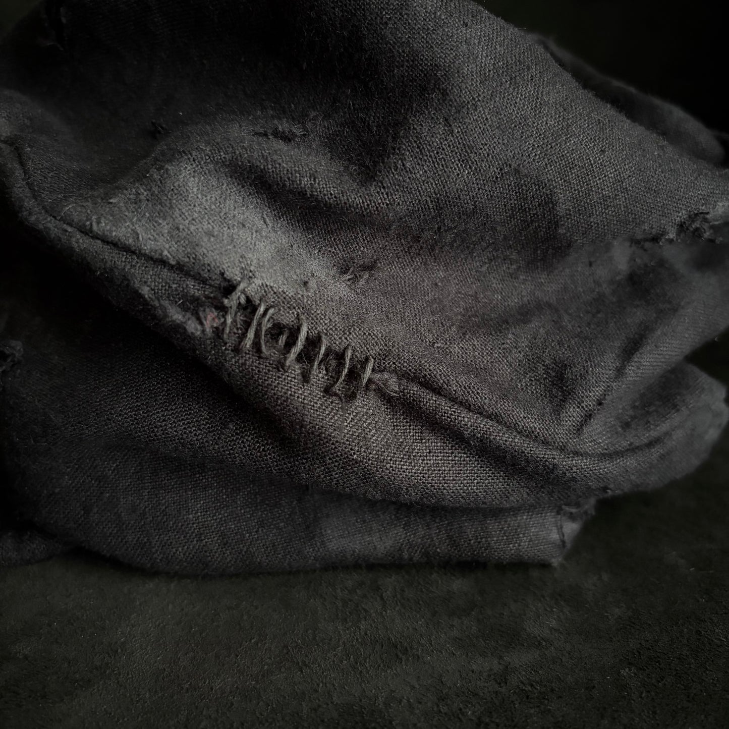Black linen damage turn cap