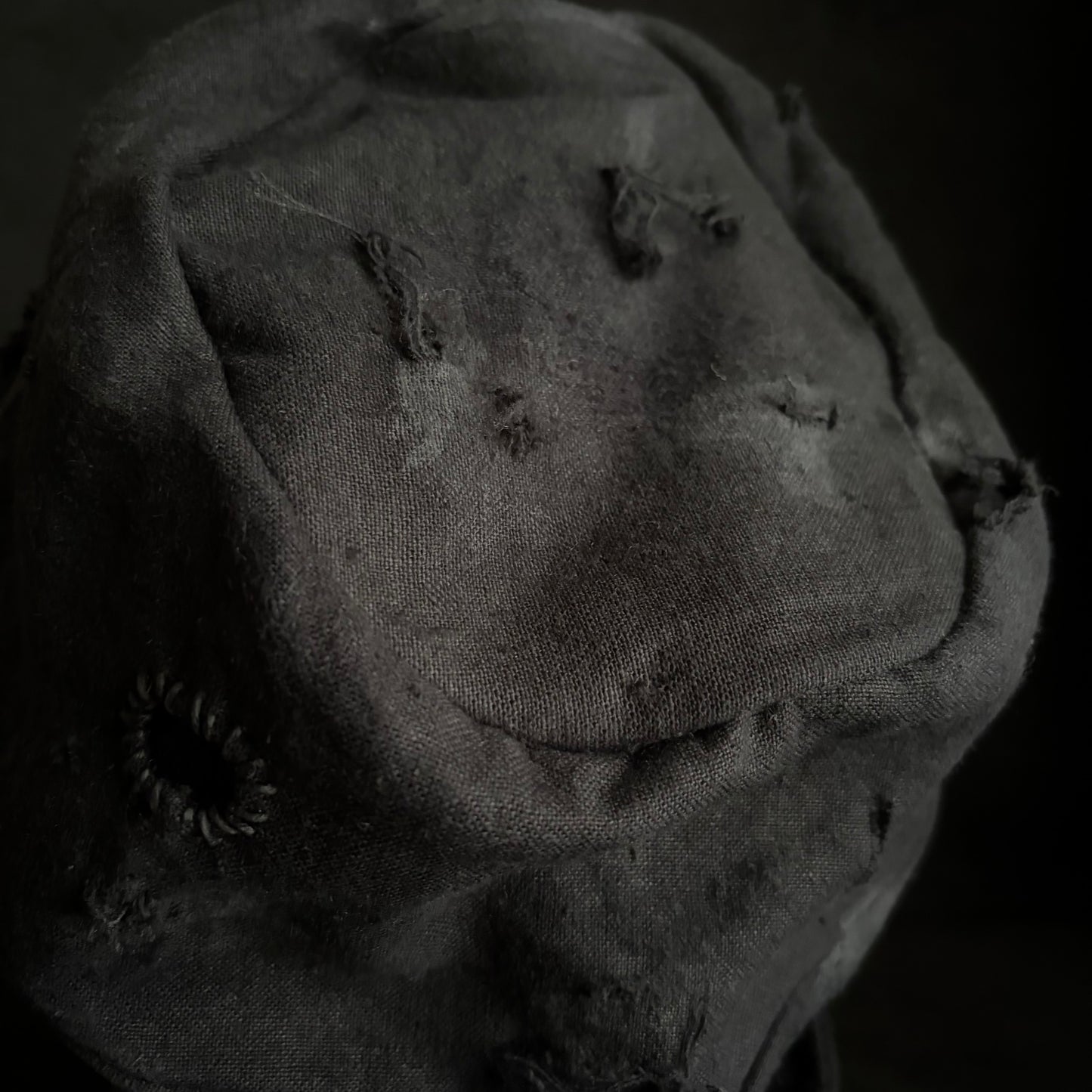 Black linen damage turn cap