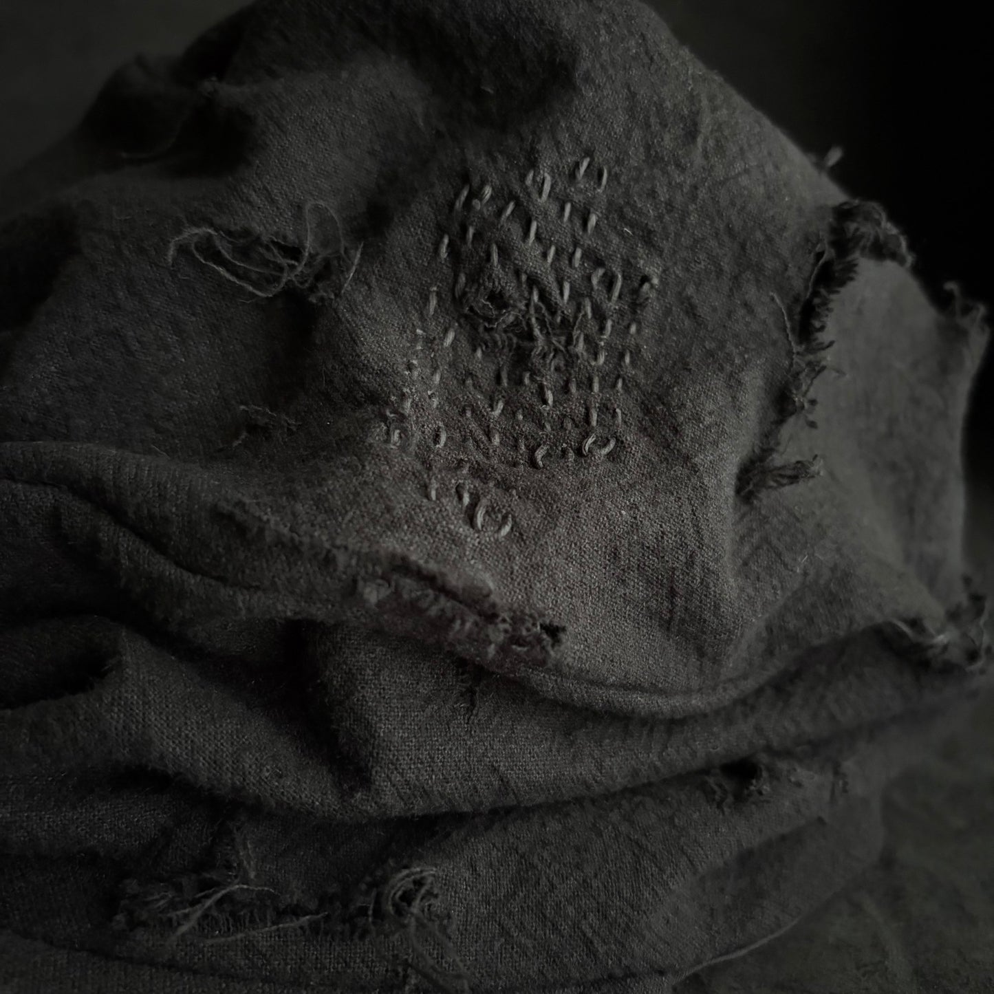 Black cotton linen damage stitch turn cap (brim core)