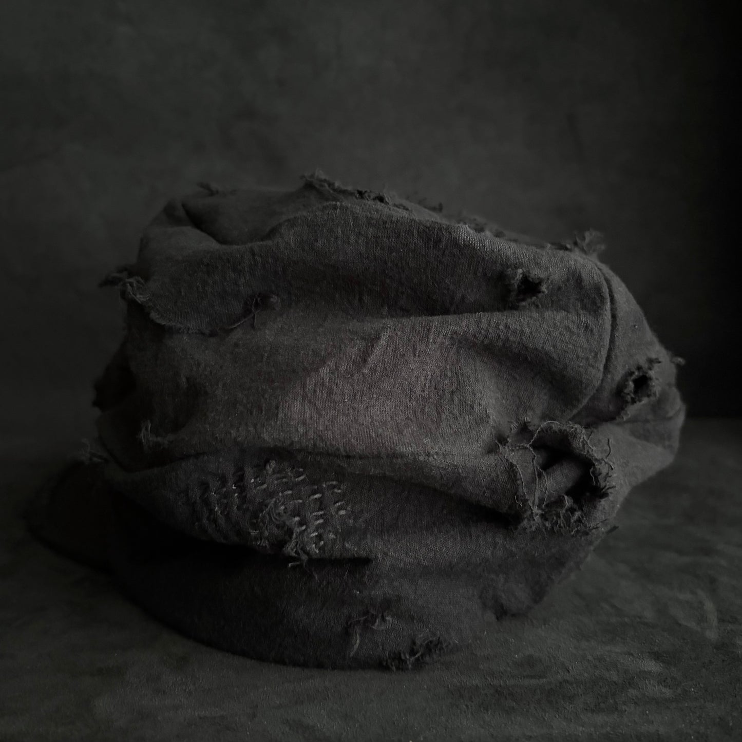 Black cotton linen damage stitch turn cap (brim core)