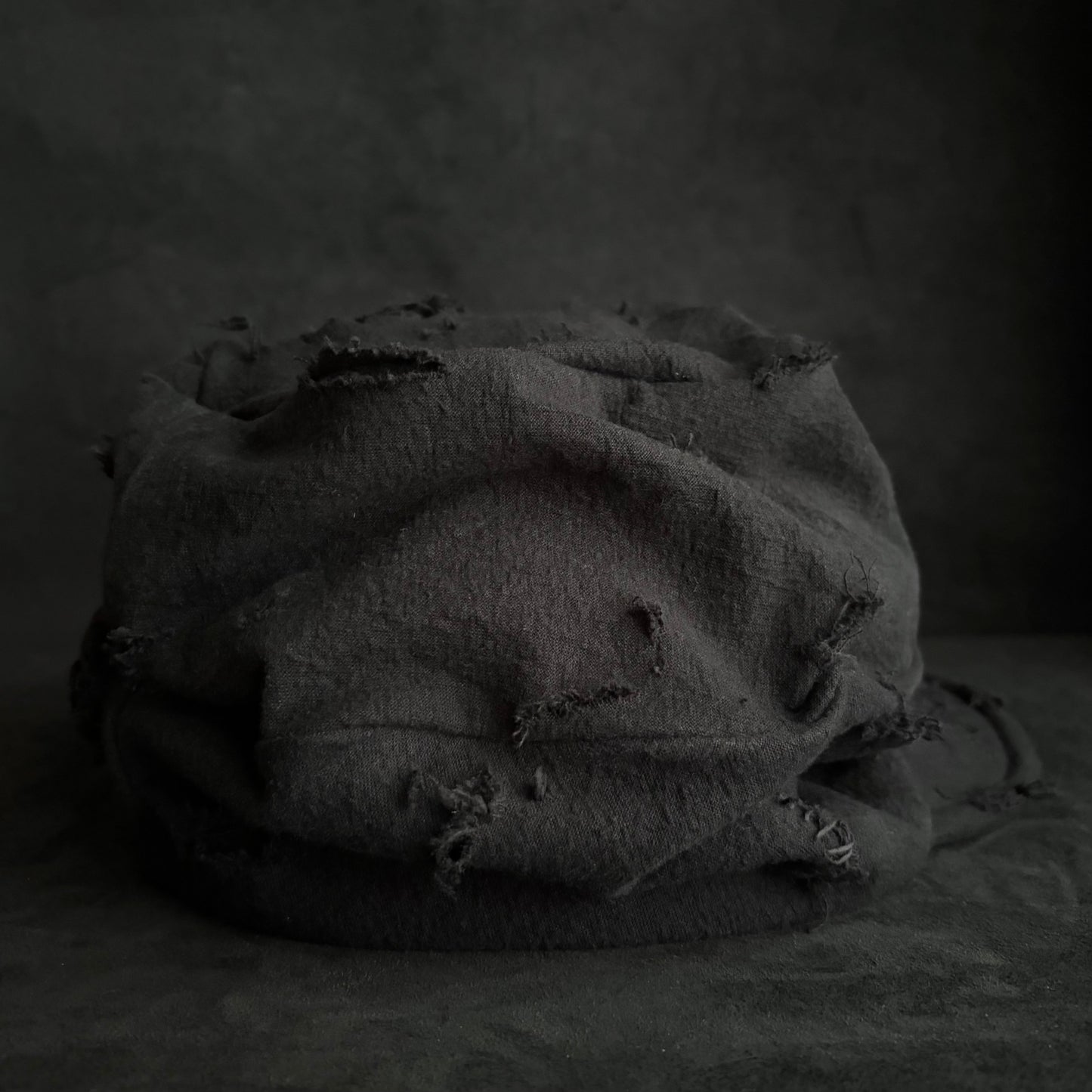 Black cotton linen damage stitch turn cap (brim core)