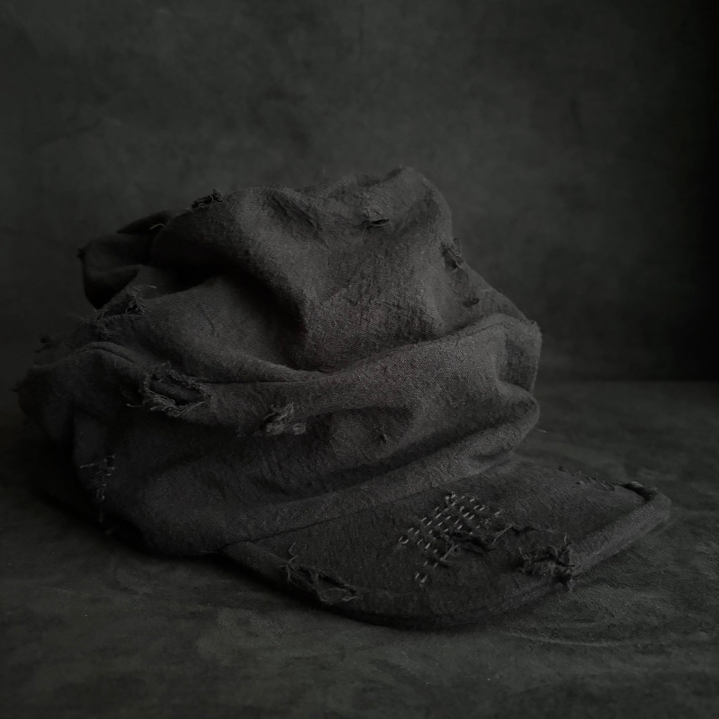 Black cotton linen damage stitch turn cap (brim core)